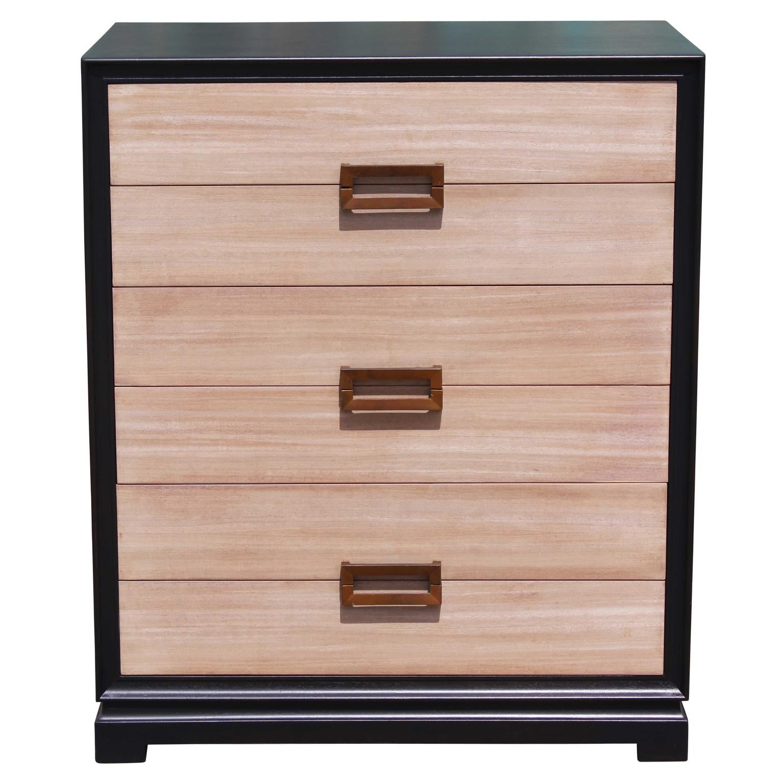 Modern Two-Tone Six-Drawer Chest of Drawers with a Neutral Finish & Brass Pulls In Excellent Condition In Houston, TX