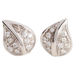 18 Karat White Gold 0.30 Karat White Diamonds Modern Leaves Stud Earrings