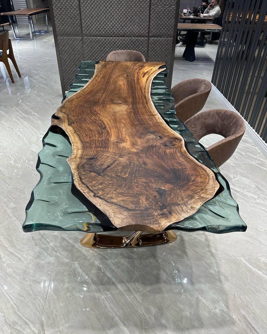 Brossé Modern Ultra Clear Epoxy Resin Meeting Table - Live Edge Wood Dining Table en vente
