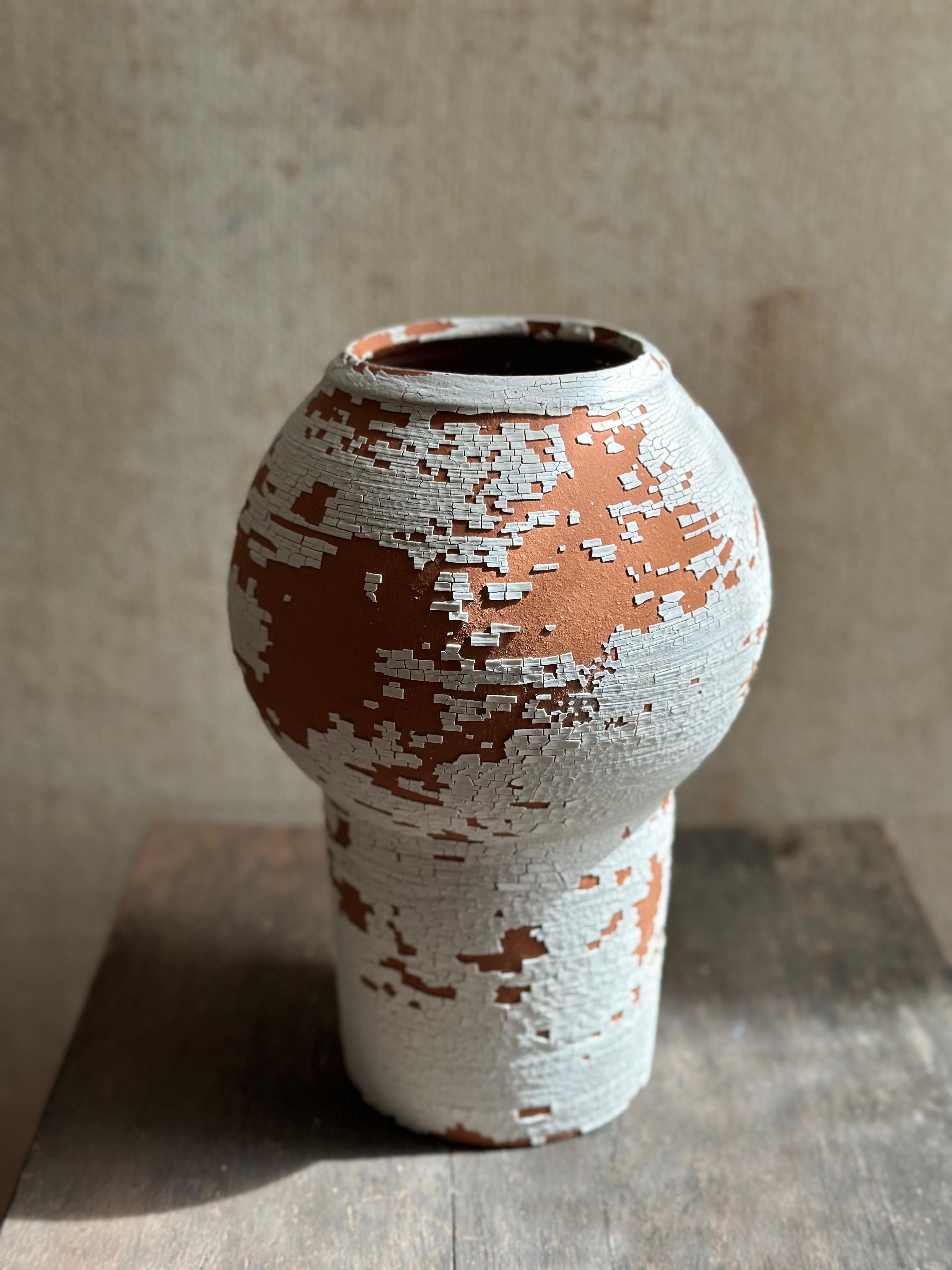 Vaso moderno a imitazione di mattone con texture unica In condizioni Nuovo in vendita a Pasadena, CA