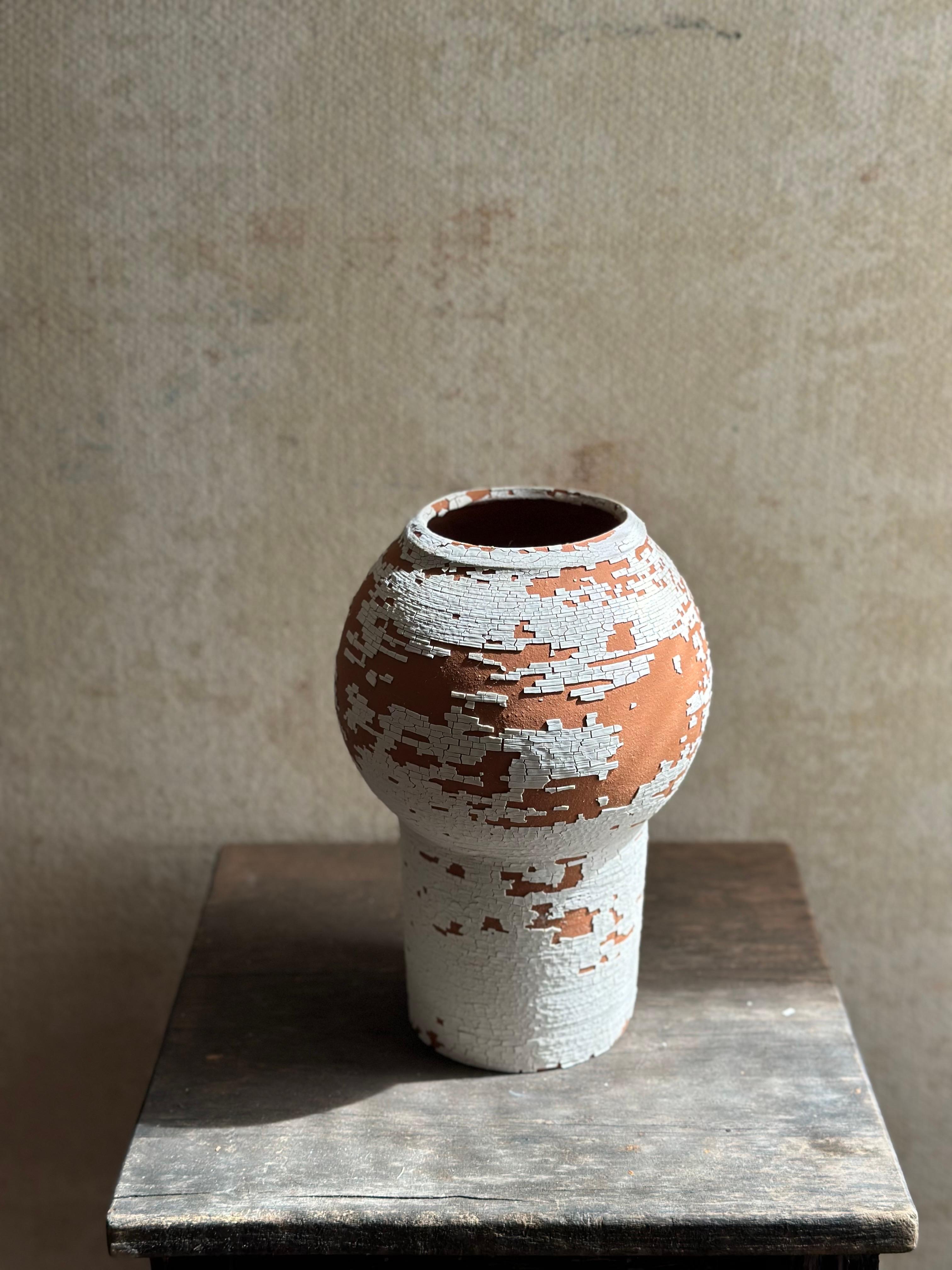 XXI secolo e contemporaneo Vaso moderno a imitazione di mattone con texture unica in vendita