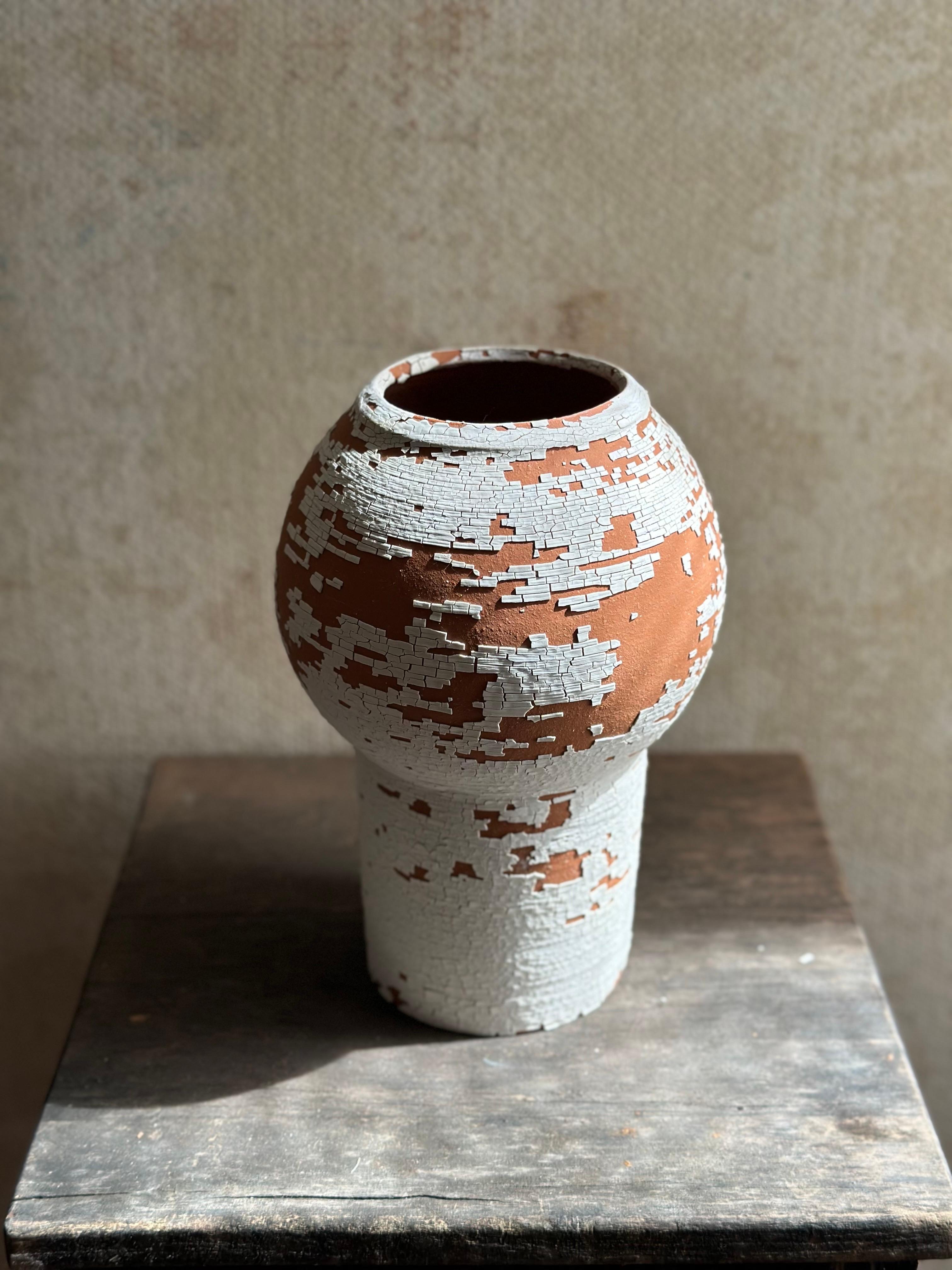 Vaso moderno a imitazione di mattone con texture unica in vendita 1