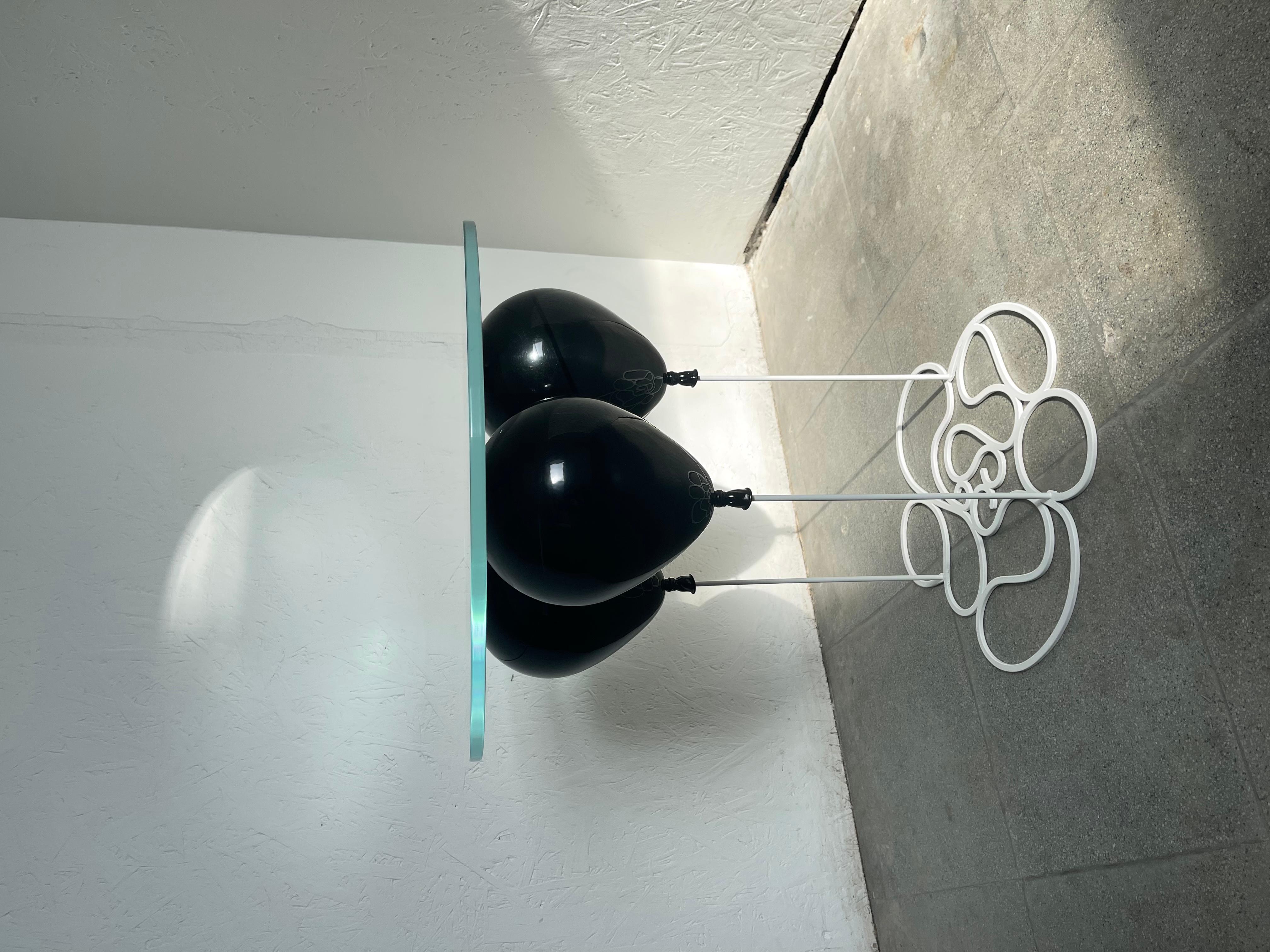 Modern Up! Ballon-Beistelltisch in Schwarz, von Duffy London (Moderne) im Angebot