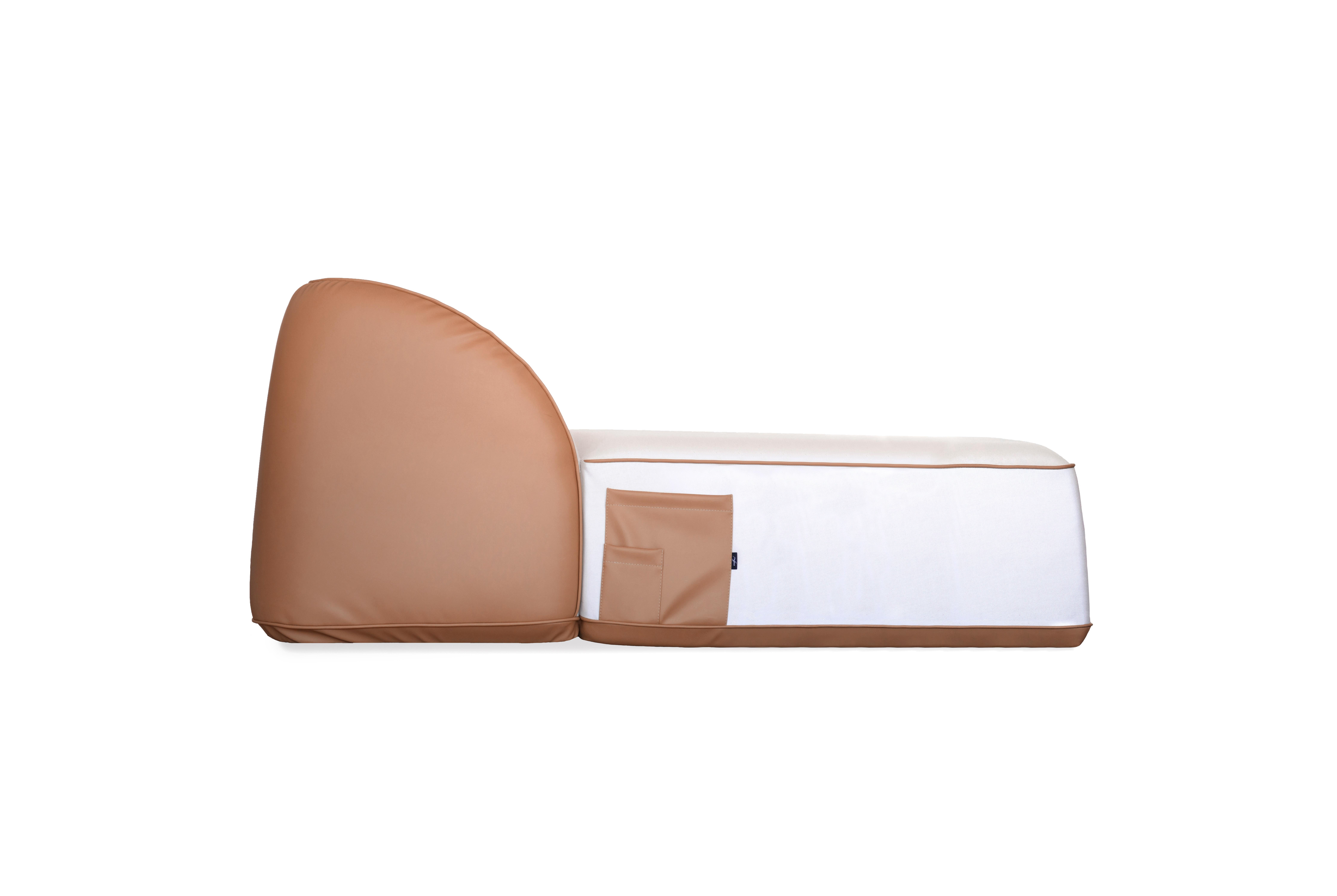 The Flow sunbed features a resistant base that provides stability and support, ensuring that you can fully sink into it. Its soft and cozy design creates a true cloud of comfort that will have you feeling relaxed and rejuvenated in no time.

For