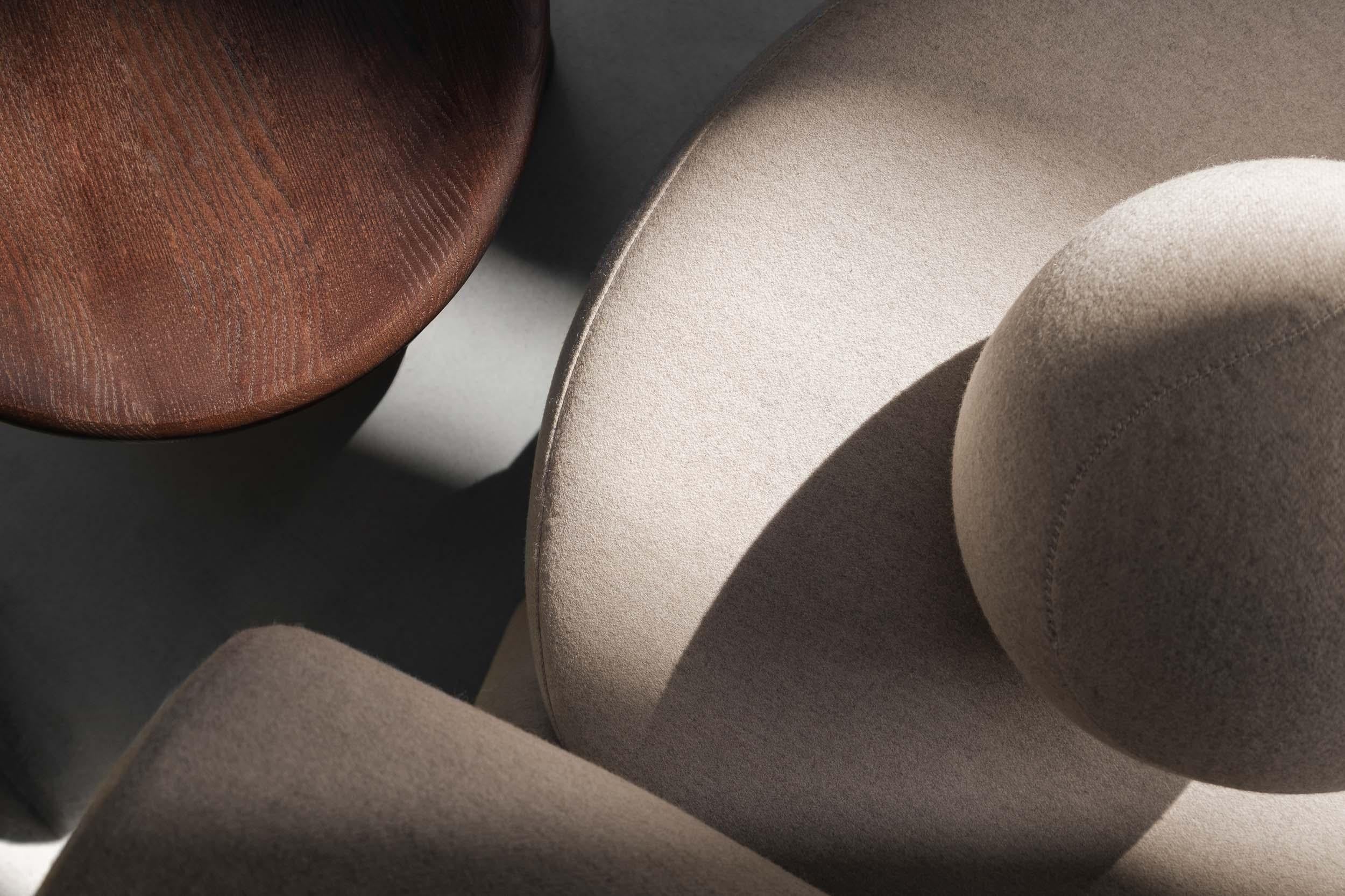 Sofá moderno tapizado 'Gropius CS1' by NOOM, Lana, Calico 29 Siglo XXI y contemporáneo en venta