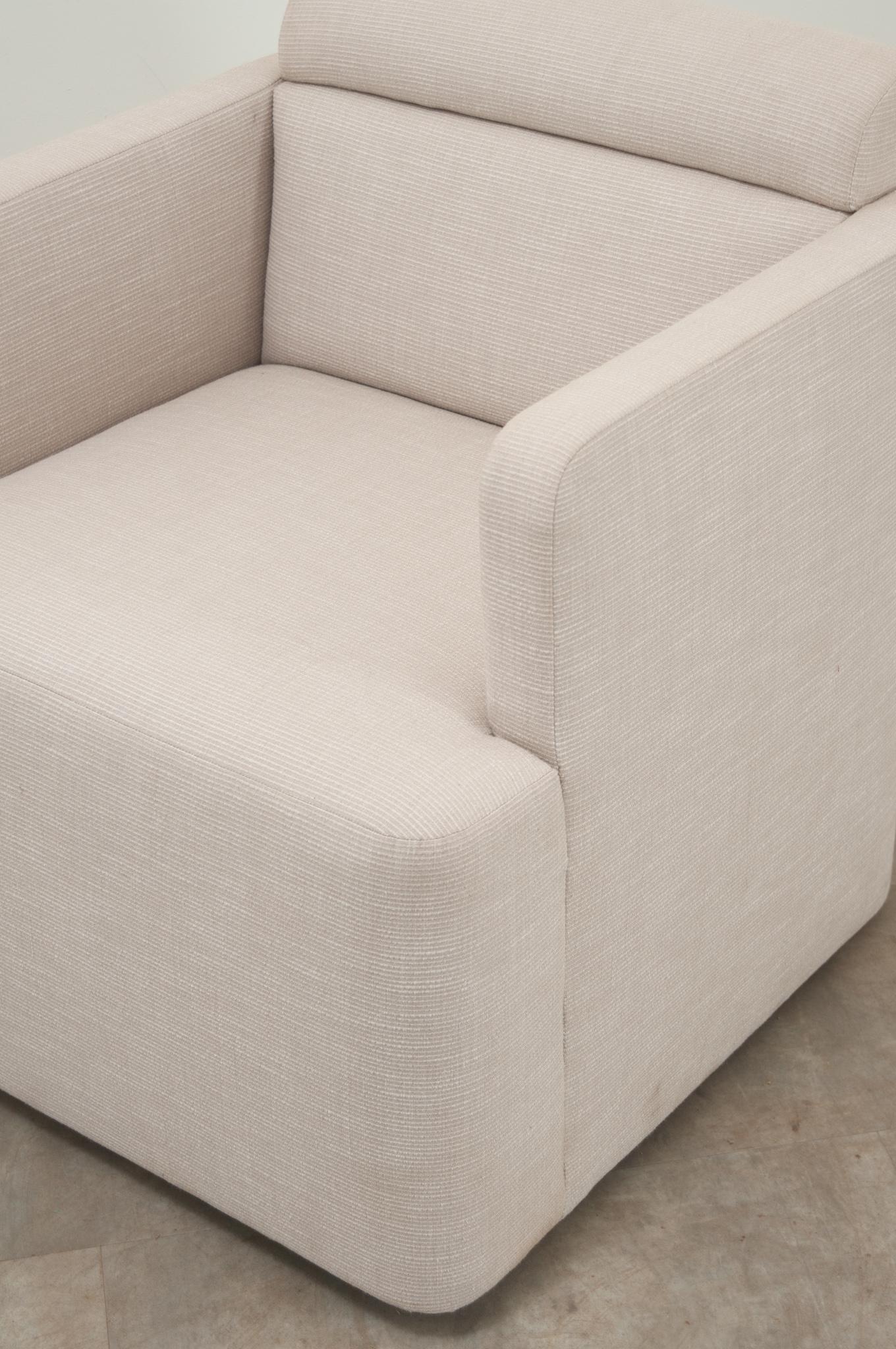 Modern Upholstered Swivel Armchair For Sale 3