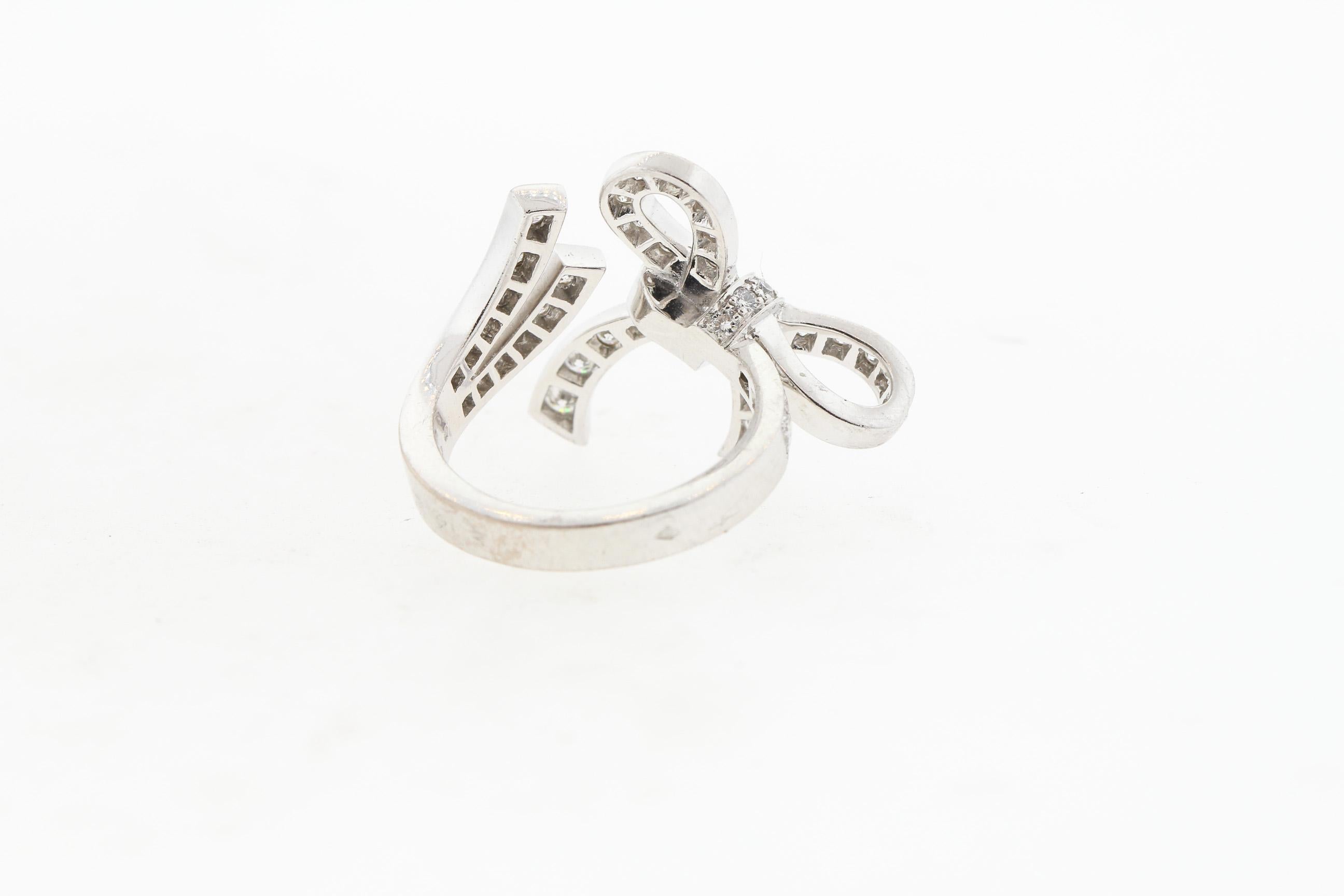 Brilliant Cut Modern Van Cleef & Arpels Ruban White Gold Diamond Ring