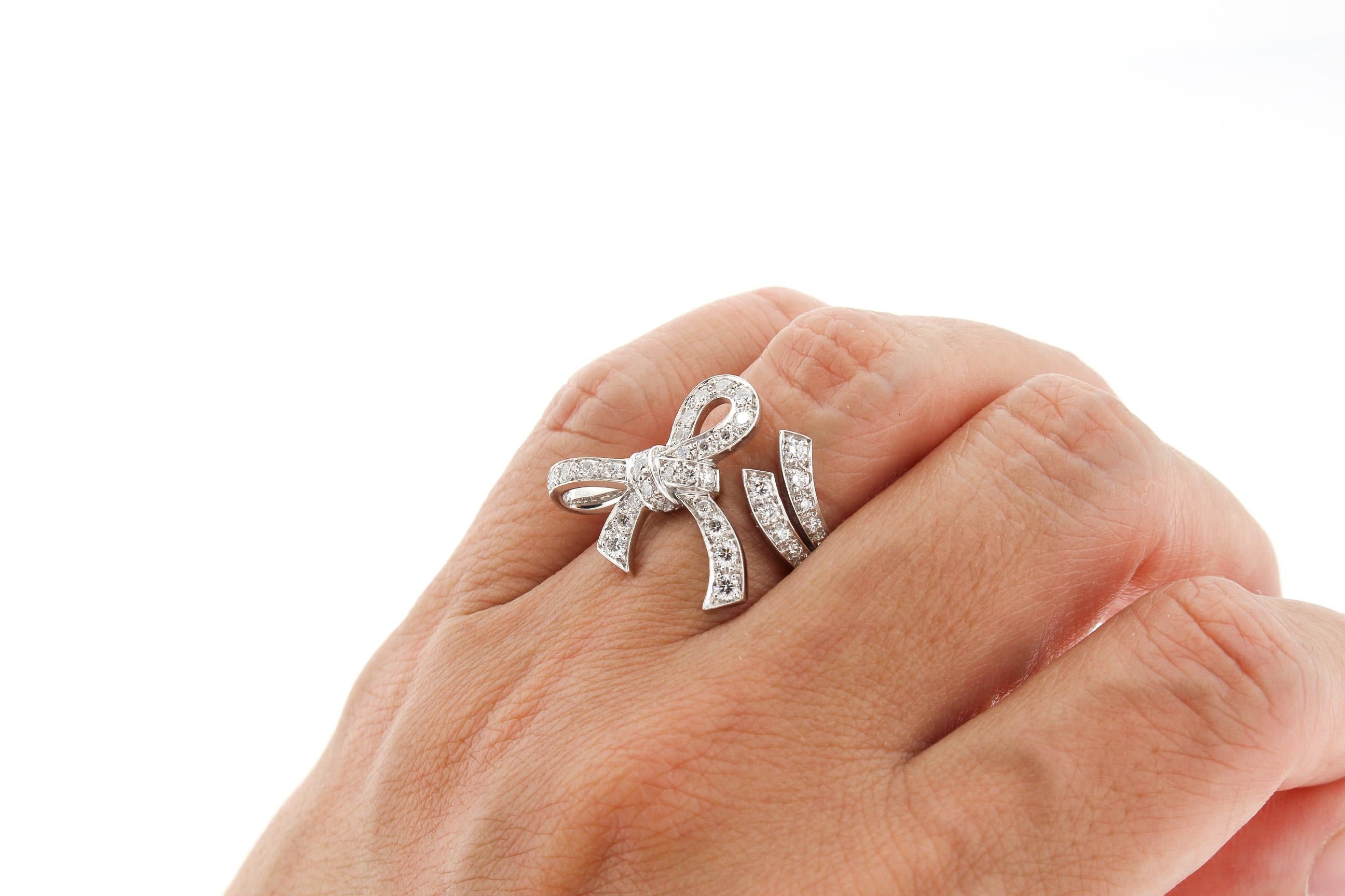 Modern Van Cleef & Arpels Ruban White Gold Diamond Ring 1