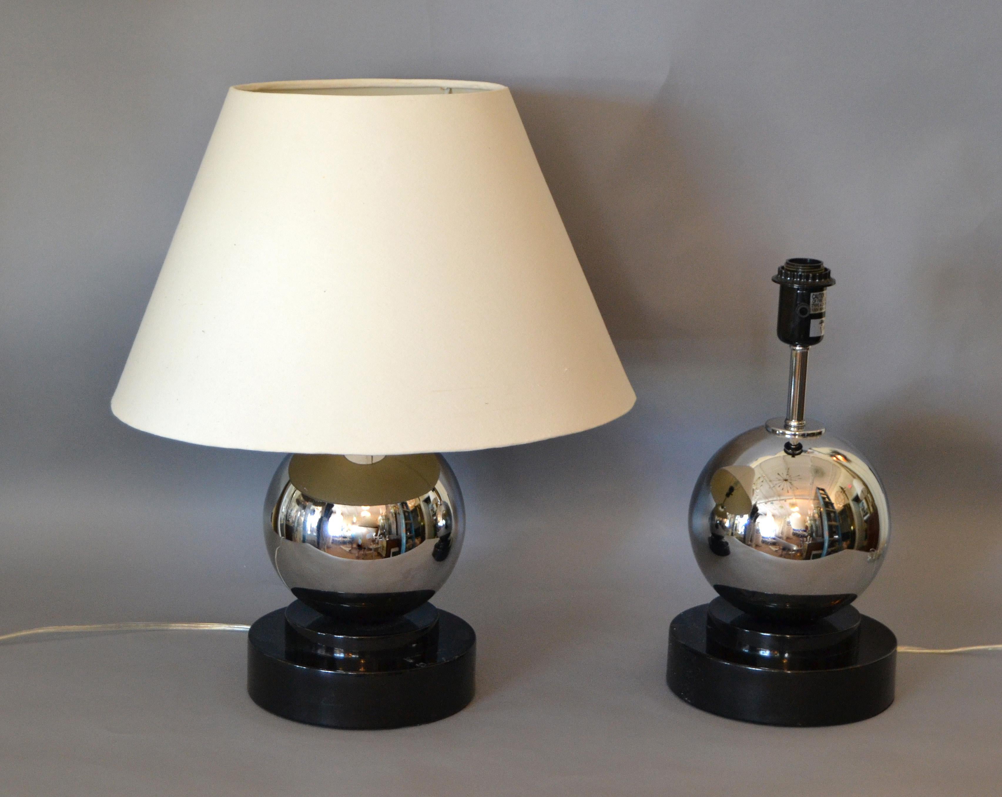 Pair, Modern Van Teal Chrome Ball Table Lamps   In Good Condition For Sale In Miami, FL