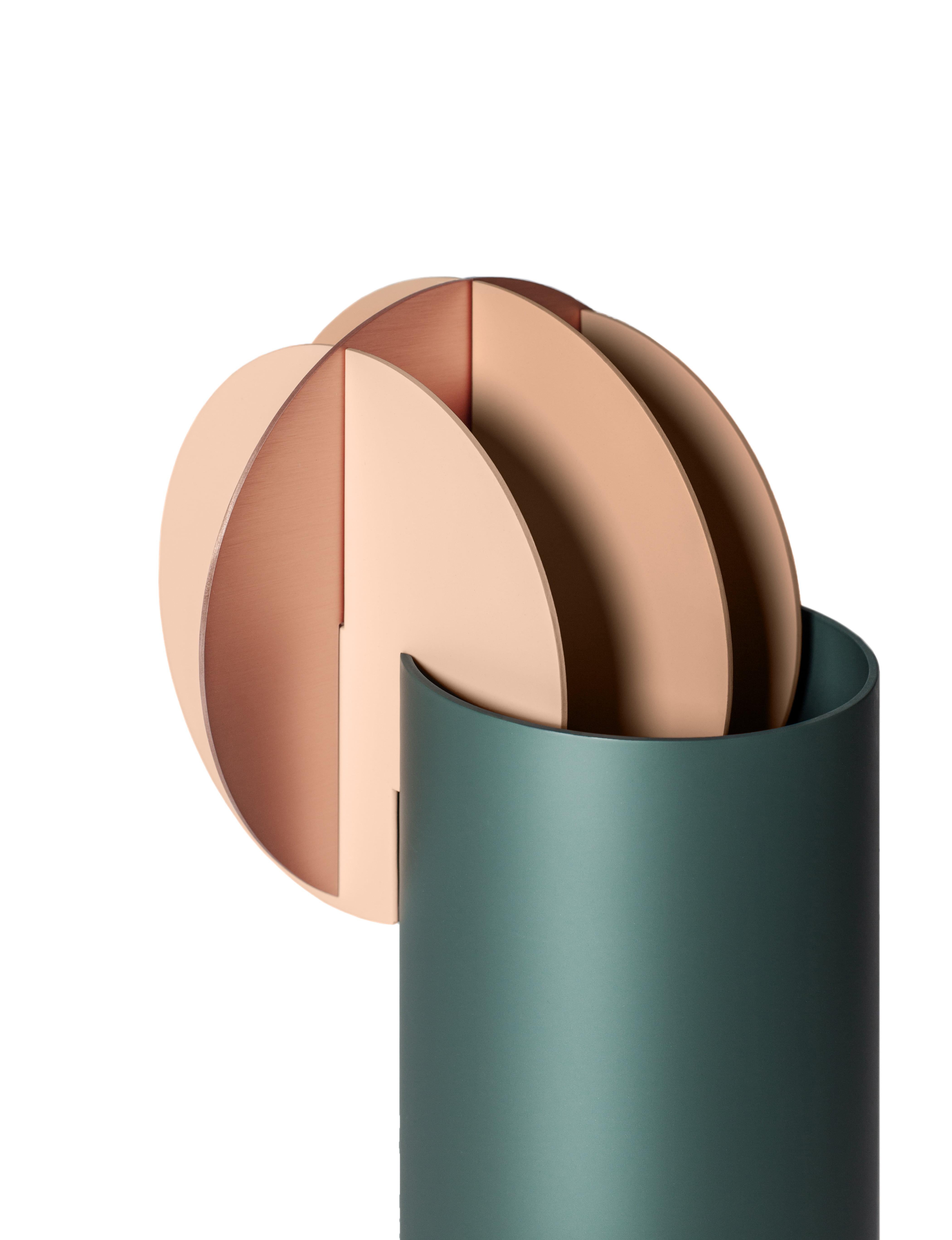 Modern Vase Delaunay CS10 by Noom in Copper and Steel 1