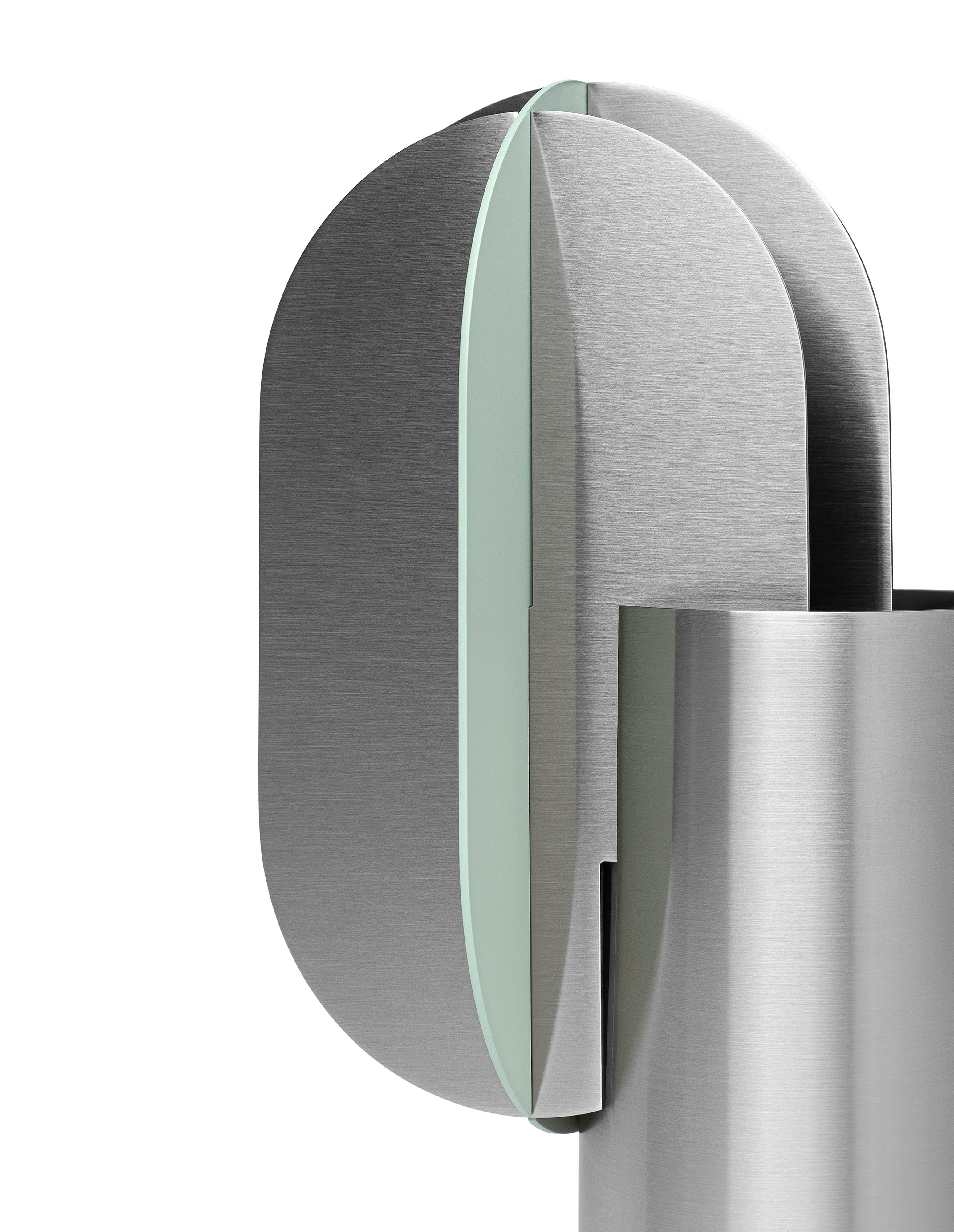 Gabo Vase CS10 - Minimalist design by Noom in Copper and Steel For Sale 4