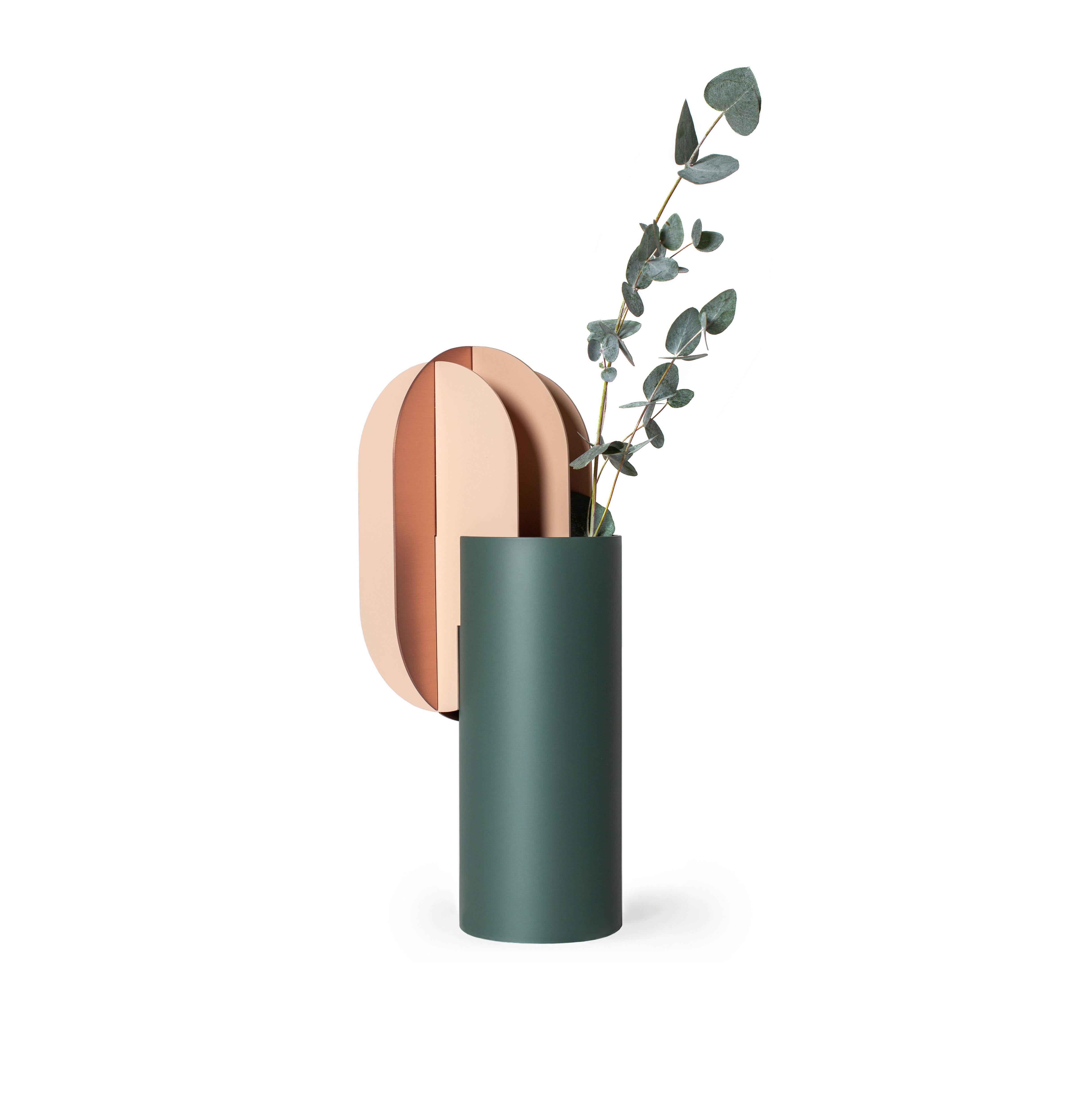 Contemporary Modern Vase Gabo CS10 by Noom in Copper and Steel