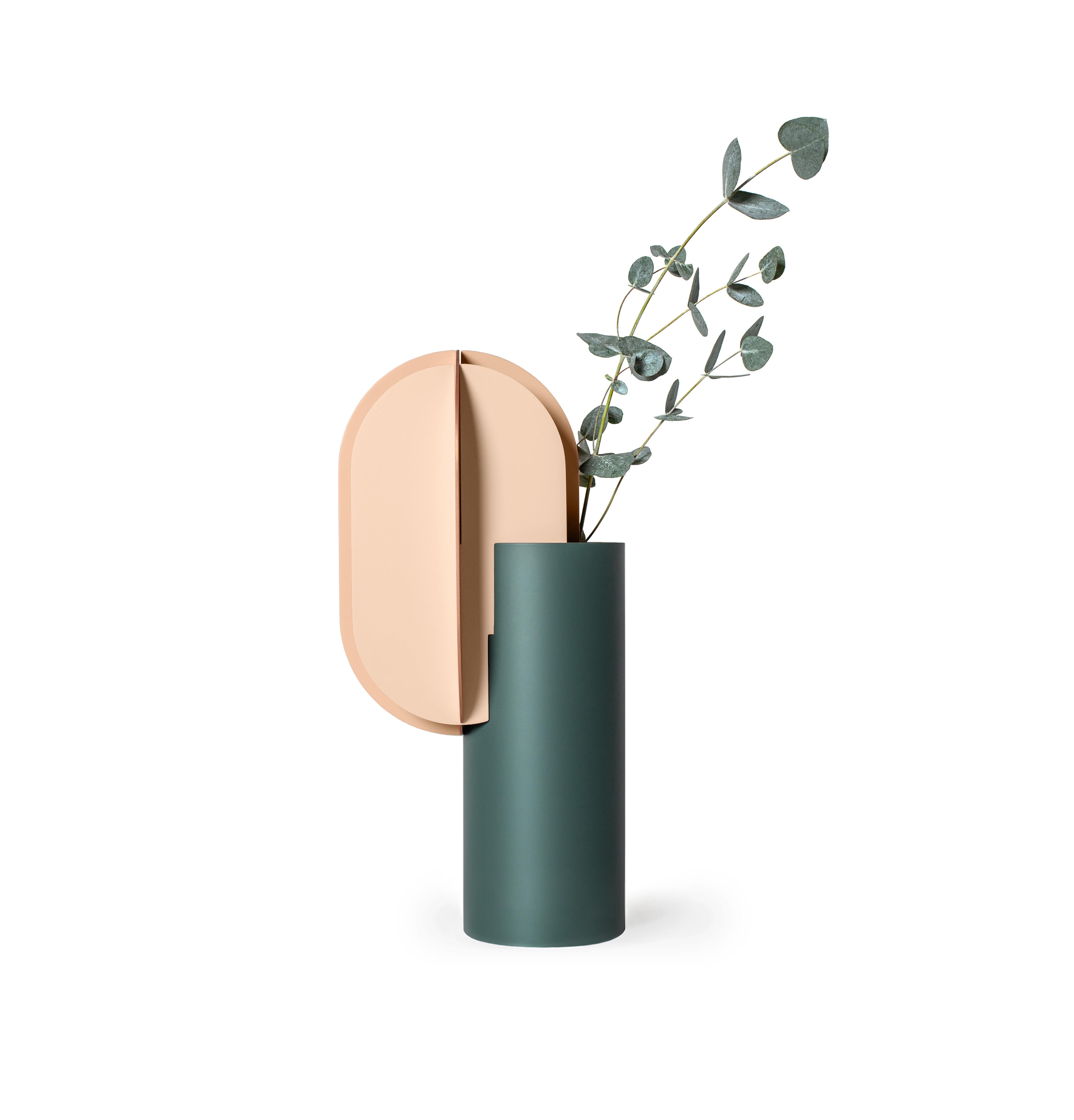 Gabo Vase CS11 - Contemporary bold design by Noom in Brushed Stainless Steel For Sale 6