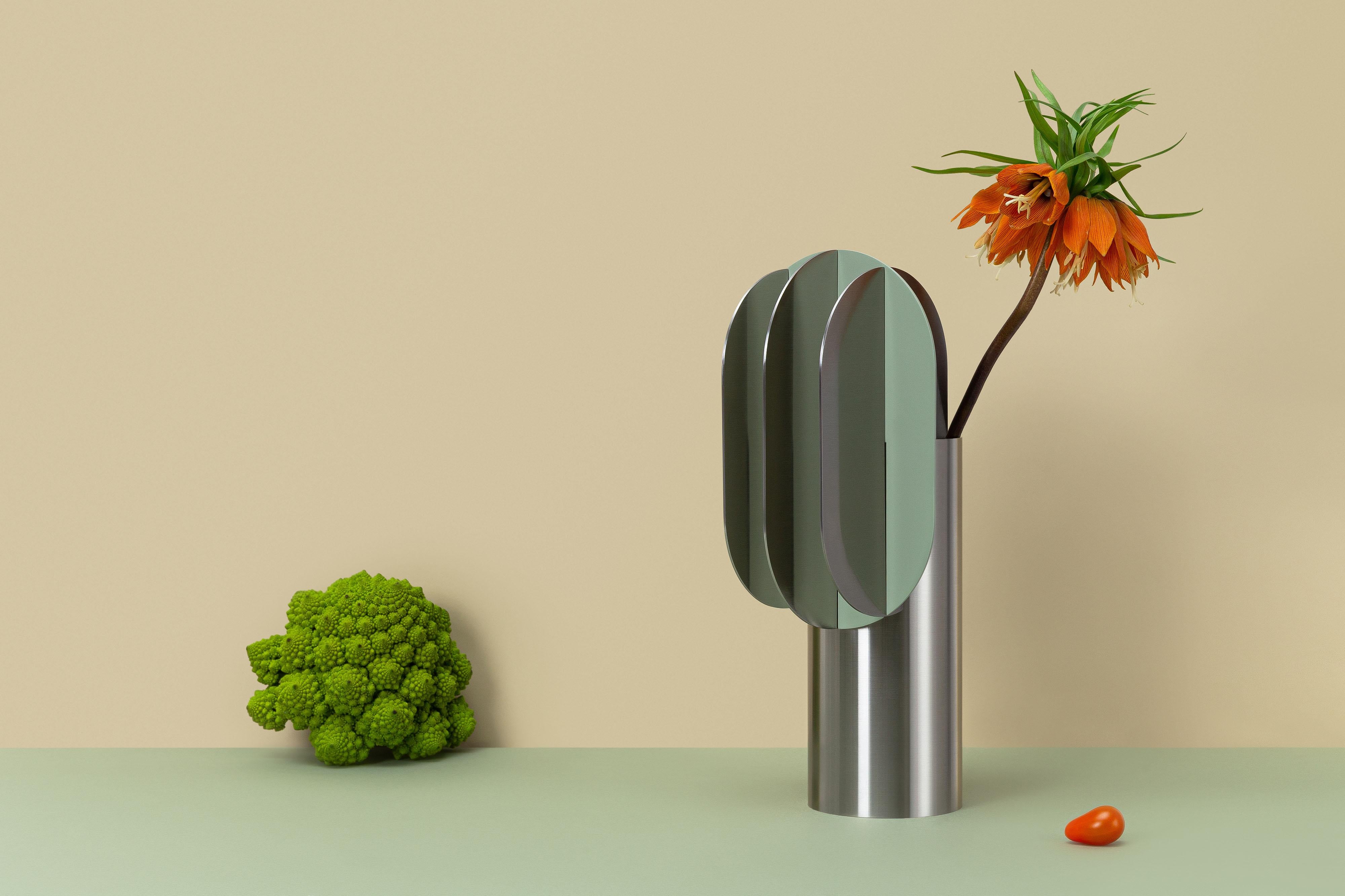 Gabo Vase CS11 - Contemporary bold design by Noom in Brushed Stainless Steel For Sale 7