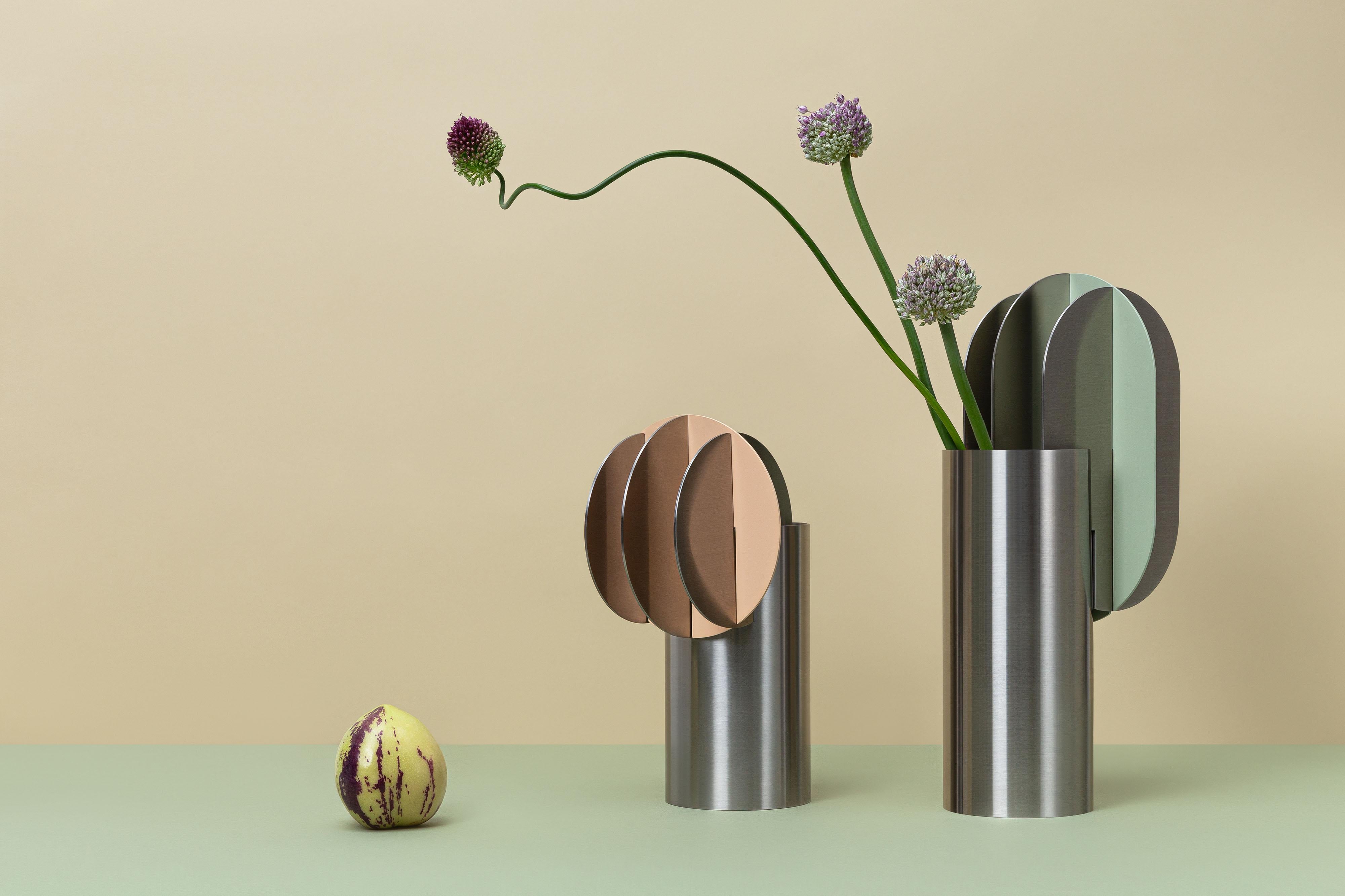 Gabo Vase CS11 - Contemporary bold design by Noom in Brushed Stainless Steel For Sale 9