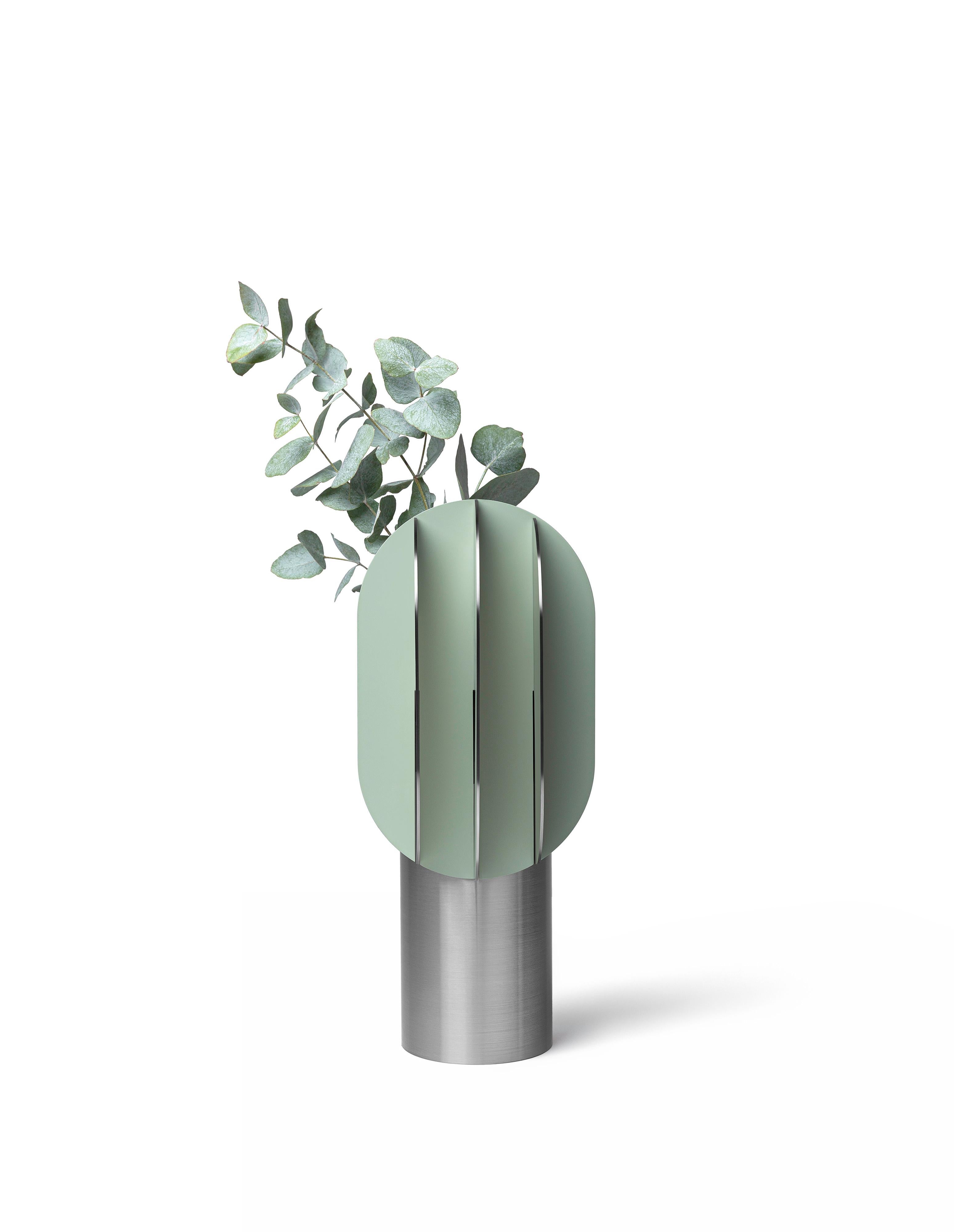 Brossé Vase moderne Gabo CS11 par Noom en acier inoxydable brossé en vente