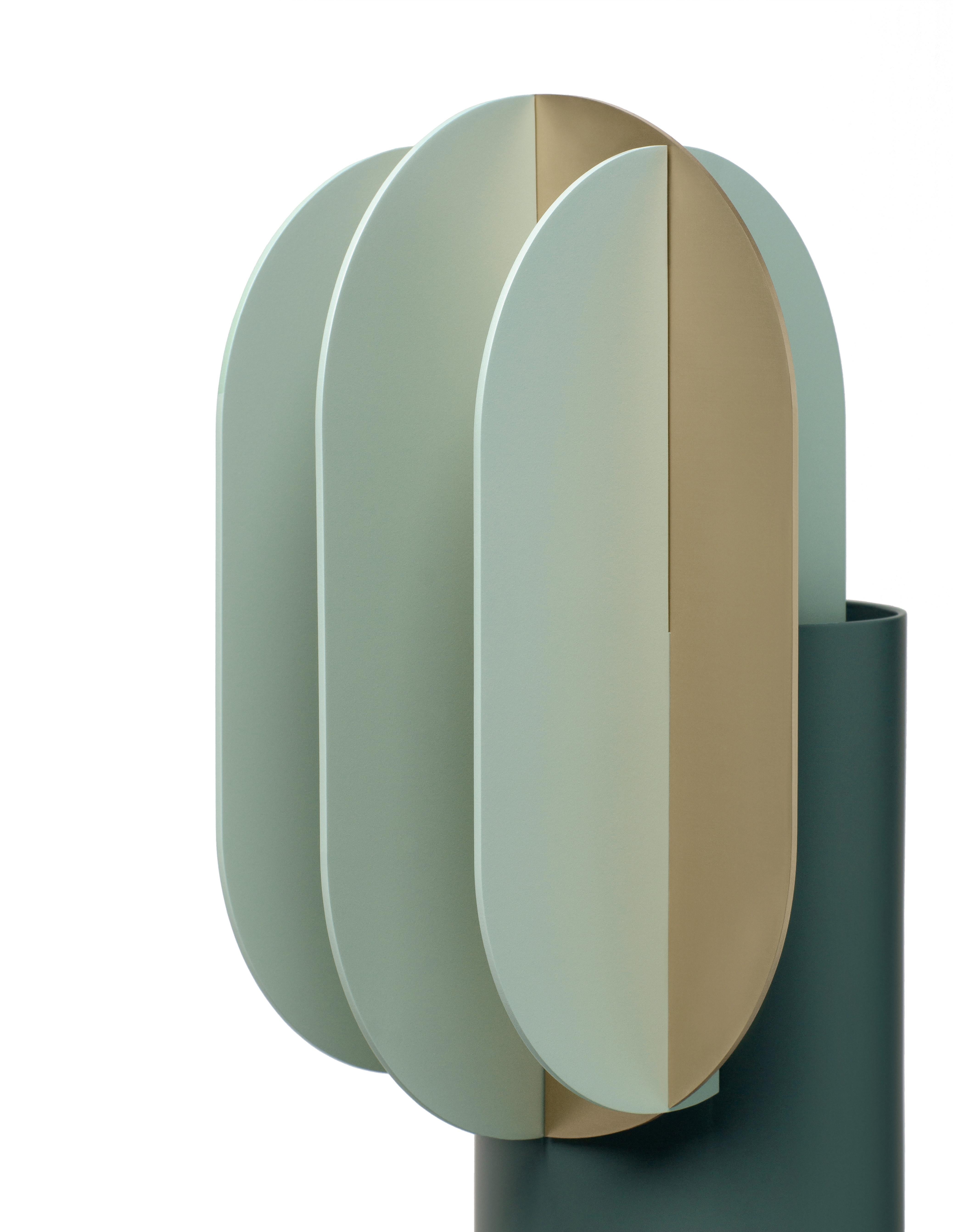 Gabo Vase CS7 - Sculptural minimalist design by Noom in Copper and Steel For Sale 5