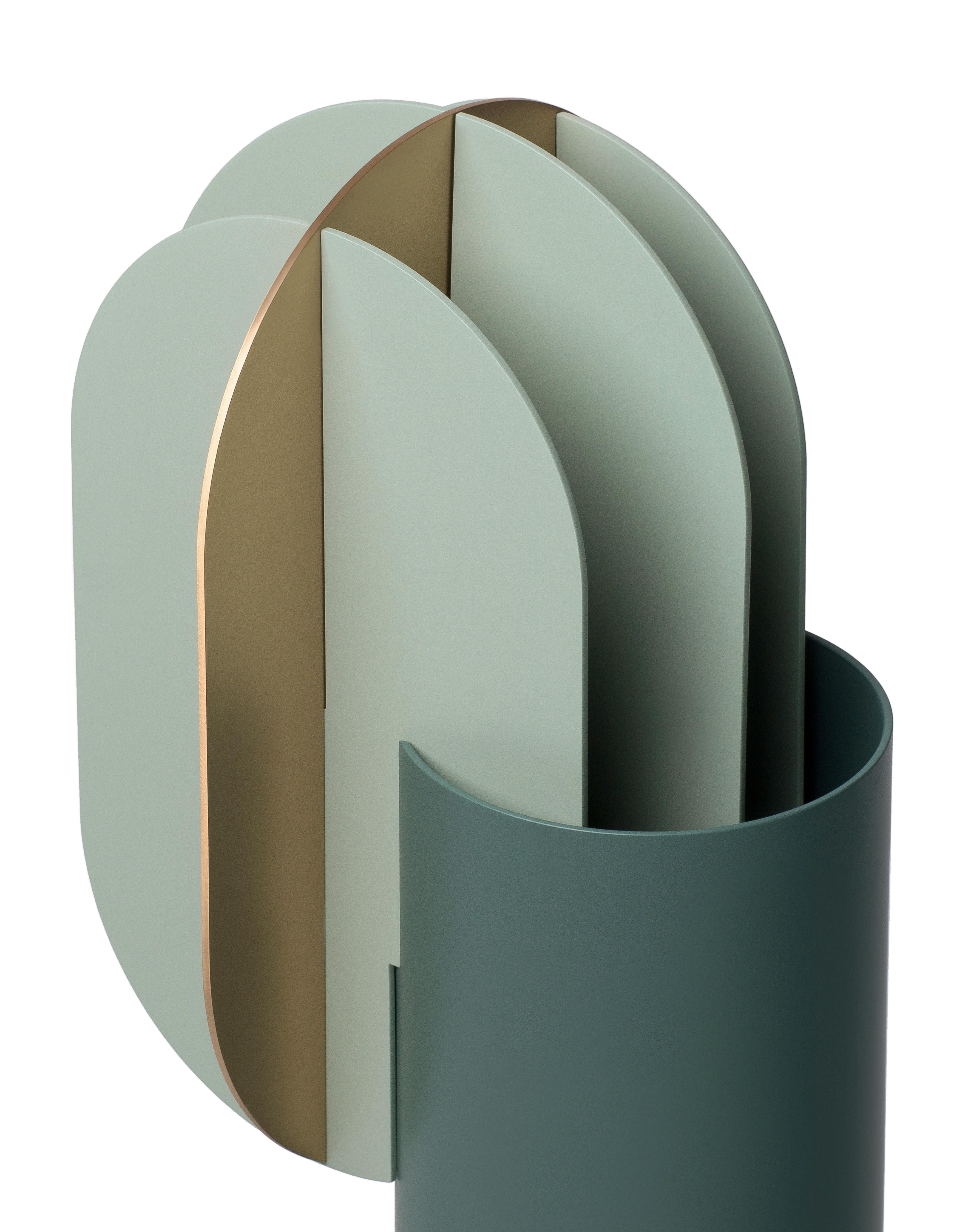 Gabo Vase CS7 - Sculptural minimalist design by Noom in Copper and Steel For Sale 6