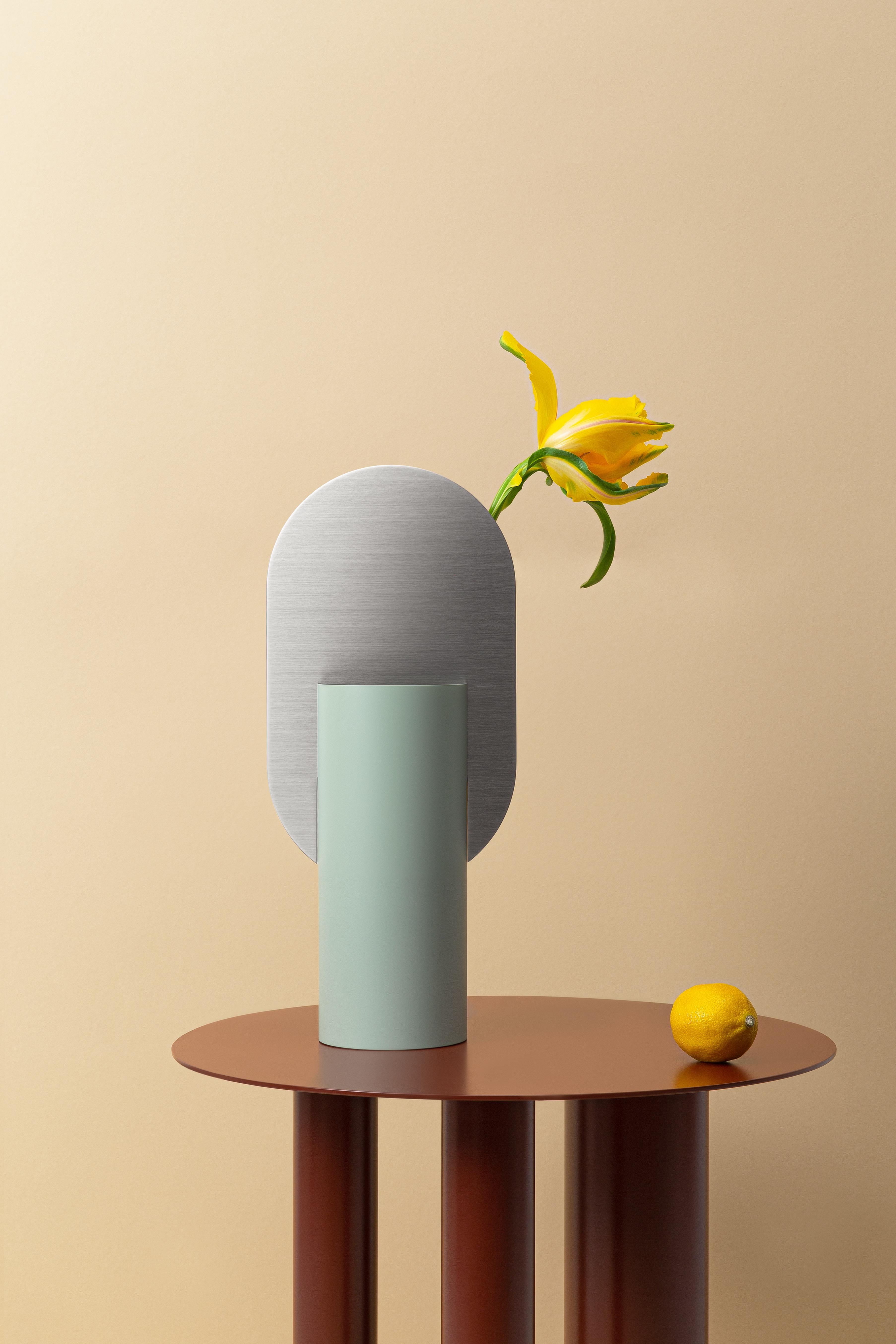 Contemporary Genke Vase CS2 - Bold Minimalist design by Noom in Copper and Steel For Sale