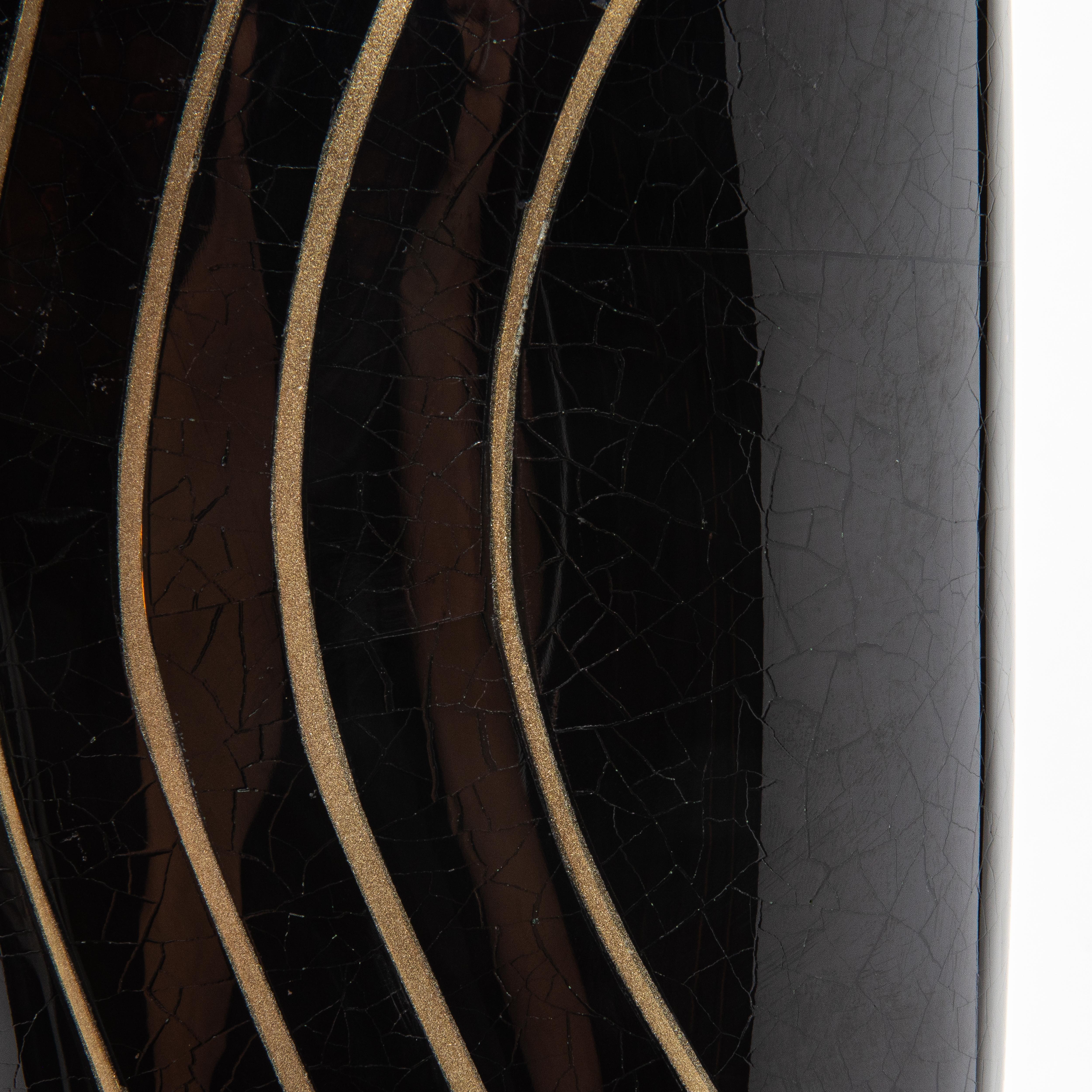 Jarrón moderno de concha negra con detalles de latón by KIFU Paris Siglo XXI y contemporáneo en venta