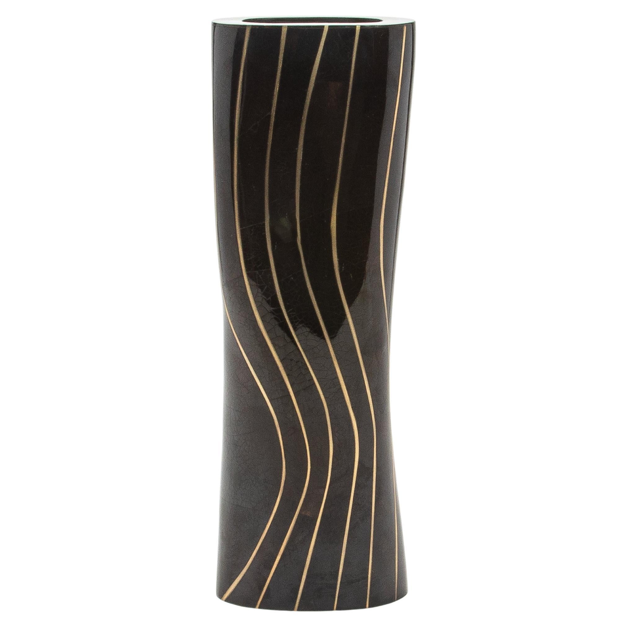 Vaso moderno in conchiglia nera con dettagli in ottone di KIFU Paris