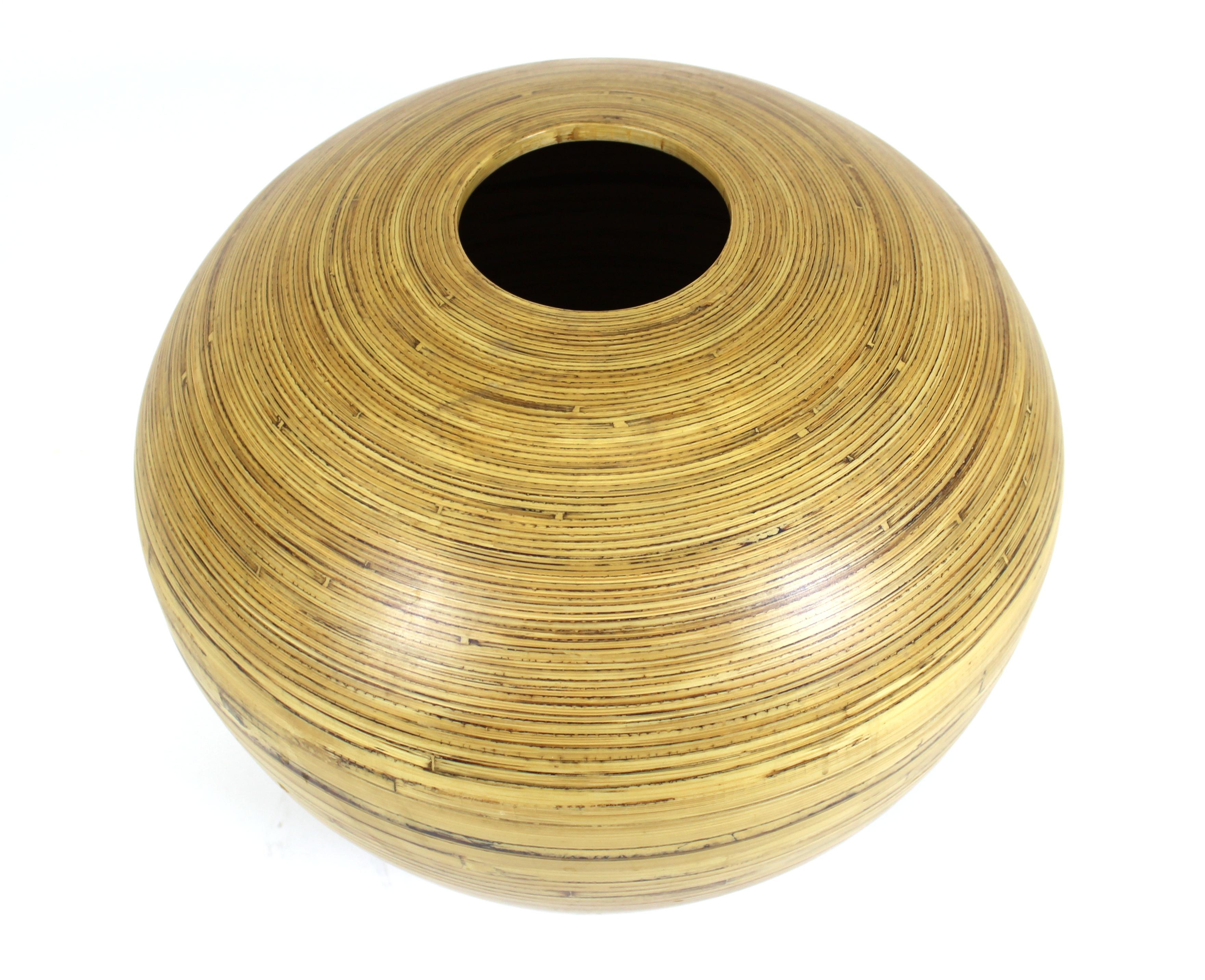 Modern Vase in Spun Bamboo In Good Condition For Sale In New York, NY