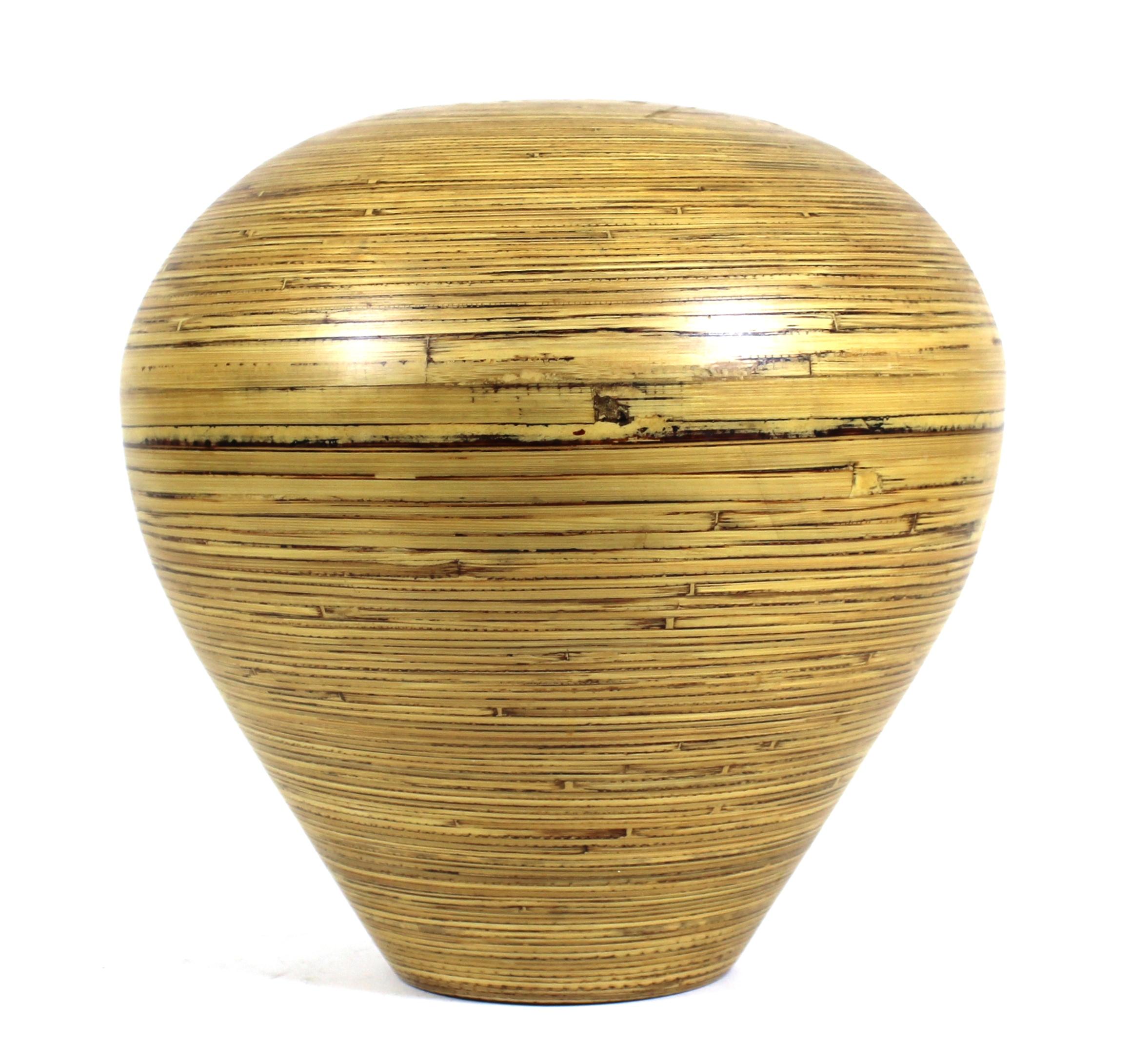 Modern Vase in Spun Bamboo For Sale 3