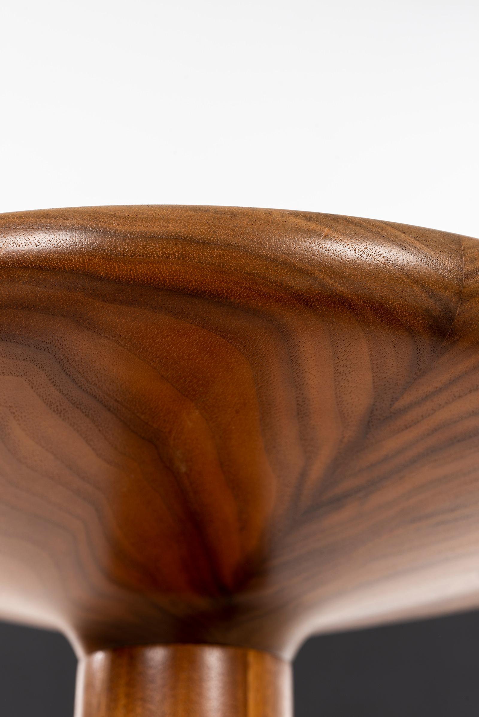 Mid-Century Modern Modern Vase or Drink Table in the Style of Edward Wormley