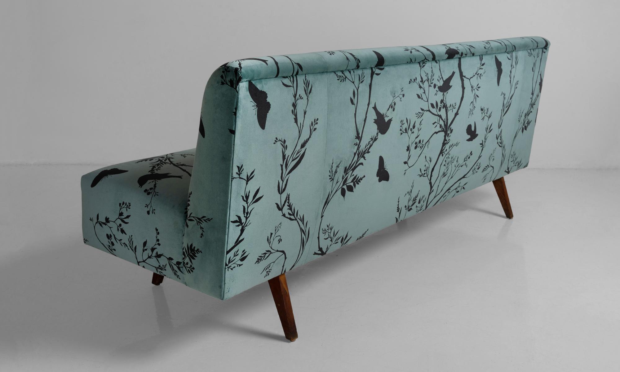 Modern Velvet Sofa, Italy, circa 1950 1