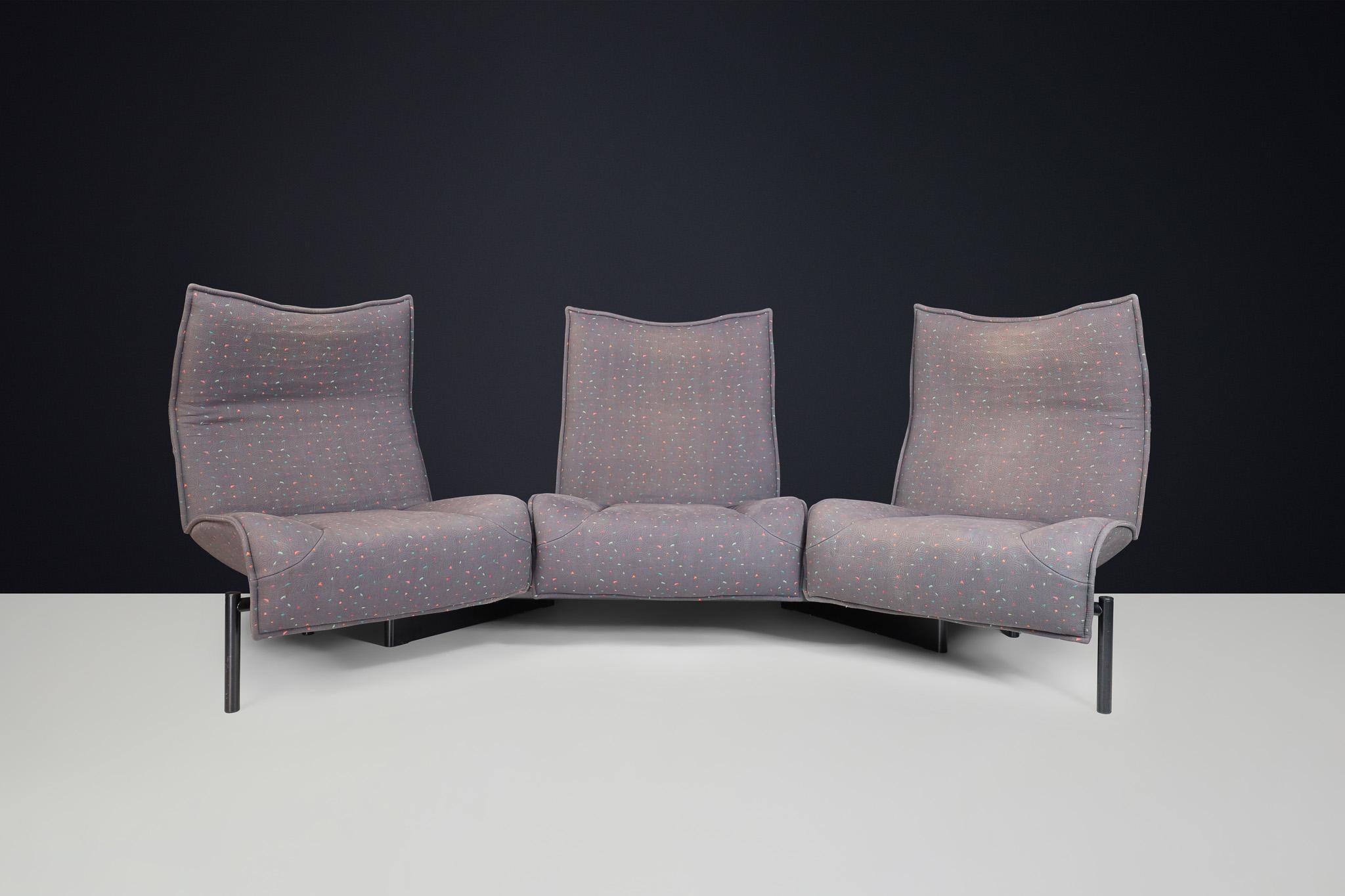 Modernes Sofa „Veranda“ von Vico Magistretti für Cassina, Originalstoff, Italien (Ende des 20. Jahrhunderts) im Angebot