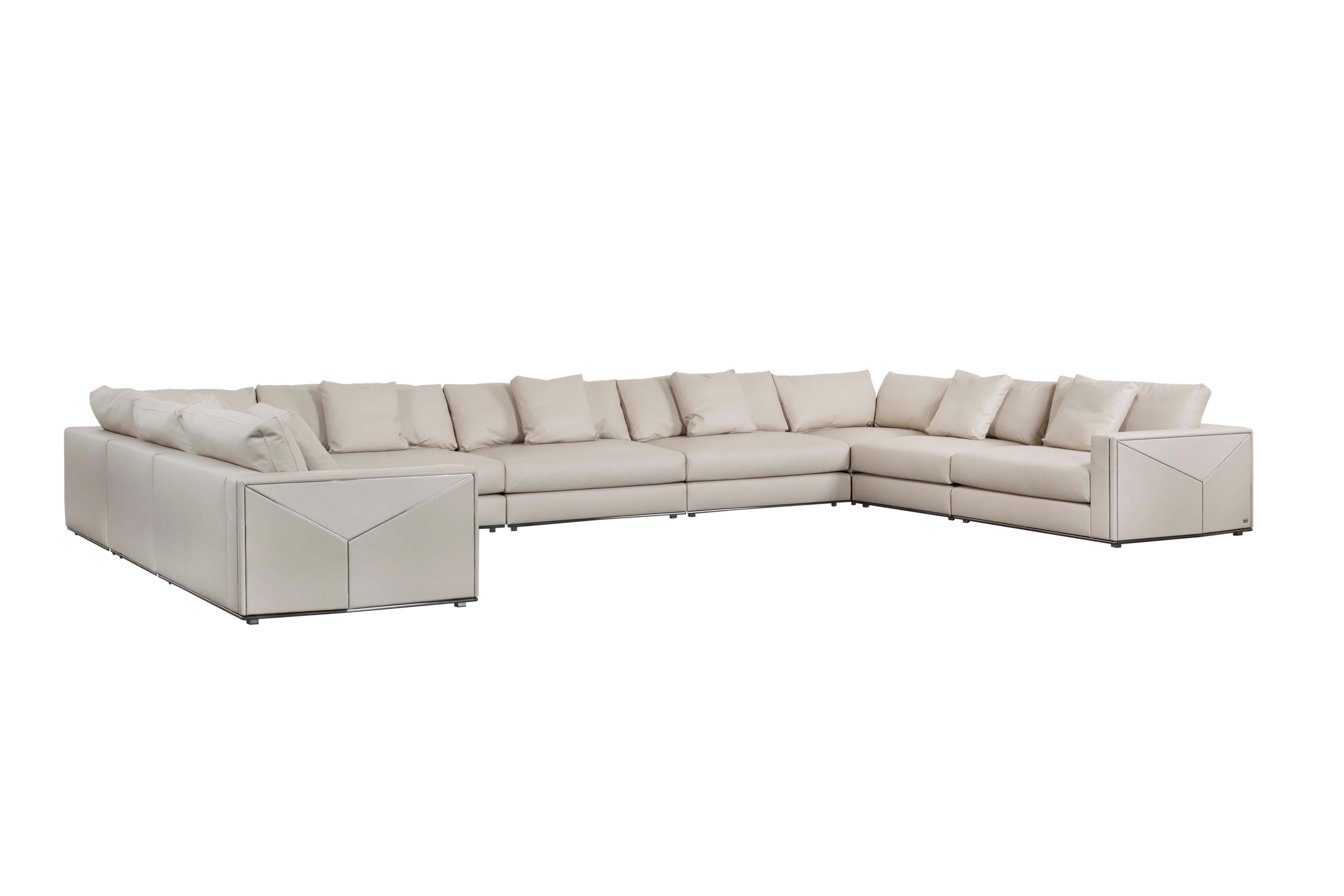 Modern Versailles Sofa Cream Leather Handmade in Italy by Fendi In New Condition For Sale In Lisboa, PT