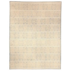 Tapis moderne Vespero en laine nouée à la main beige, bleu et blanc de Doris Leslie Blau