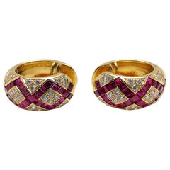 Moderne Victor Mayer Faberge Diamond Ruby Huggie Ohrringe mit Zertifikat