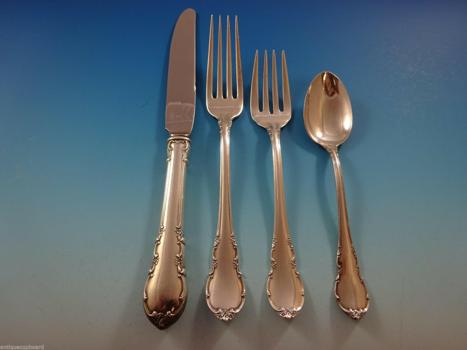 Modern Victorian by Lunt Sterling Silver Flatware Set for 8 Service 40 Pieces In Excellent Condition For Sale In Big Bend, WI