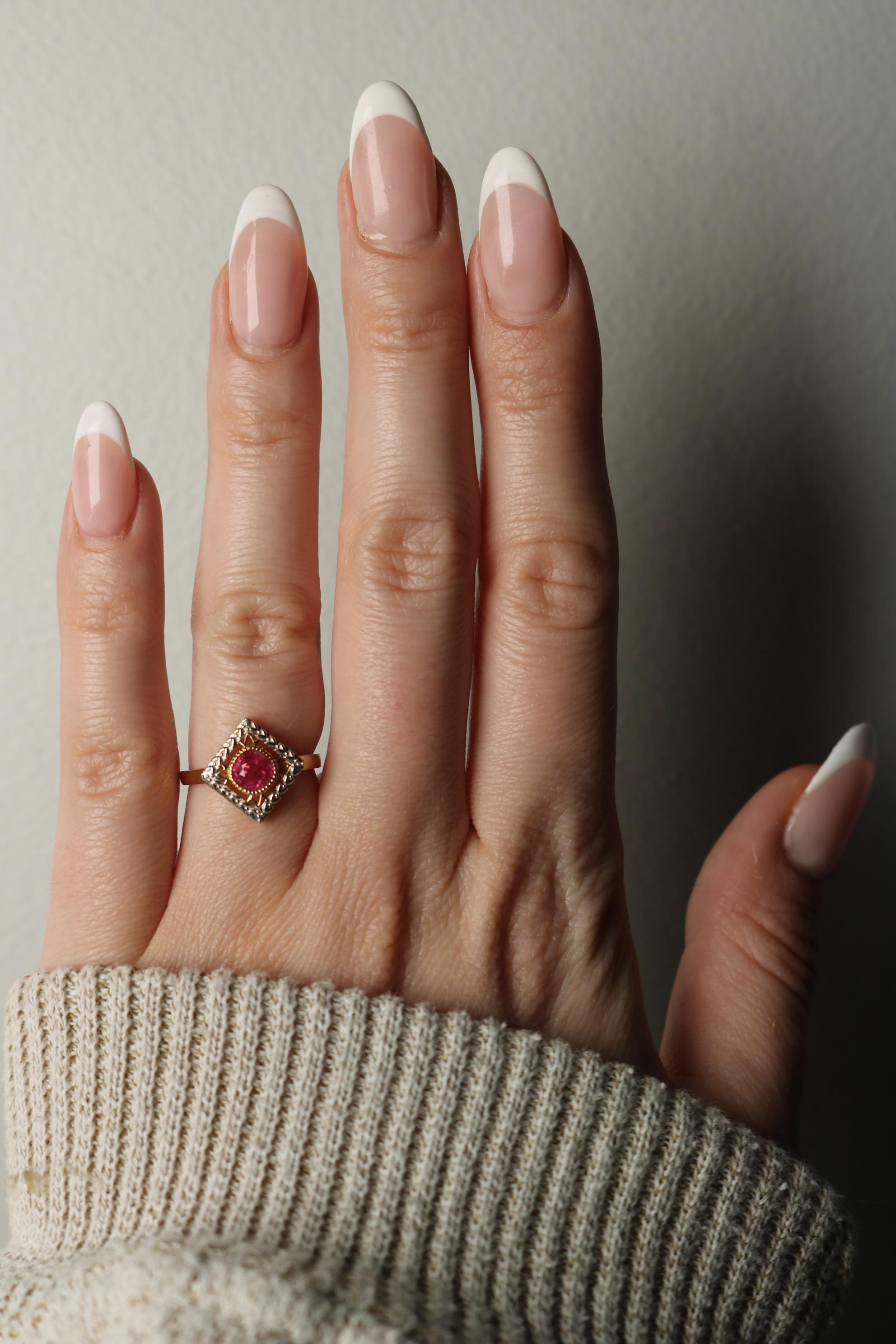 Modern Ruby Halo Ring 18K Yellow Gold Natural No heat Burma Ruby Victorian Style For Sale 2