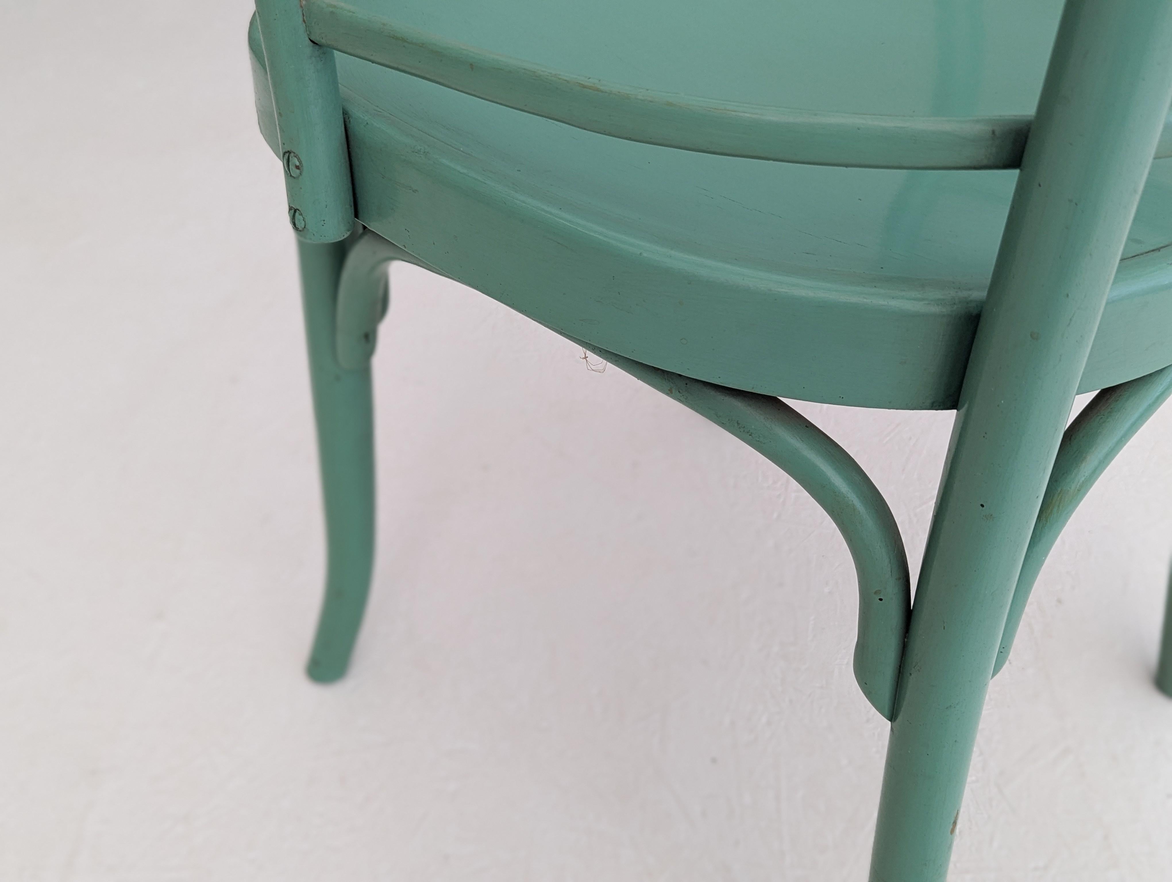 Ensemble viennois moderne Thonet B 246 chaises et table T 142 de Josef Frank, années 1930 en vente 4