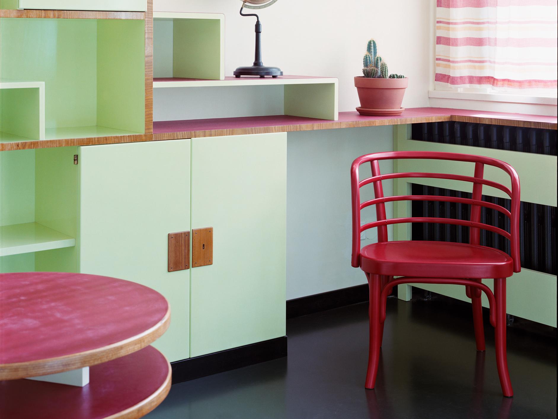 Ensemble viennois moderne Thonet B 246 chaises et table T 142 de Josef Frank, années 1930 en vente 13