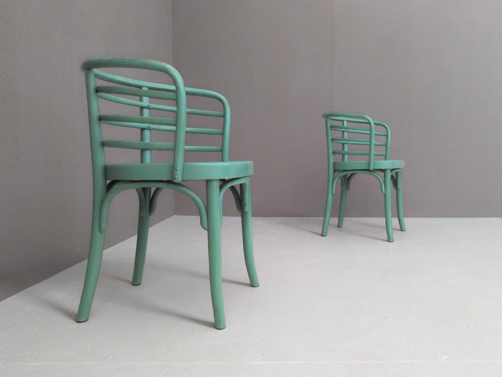 Autrichien Ensemble viennois moderne Thonet B 246 chaises et table T 142 de Josef Frank, années 1930 en vente