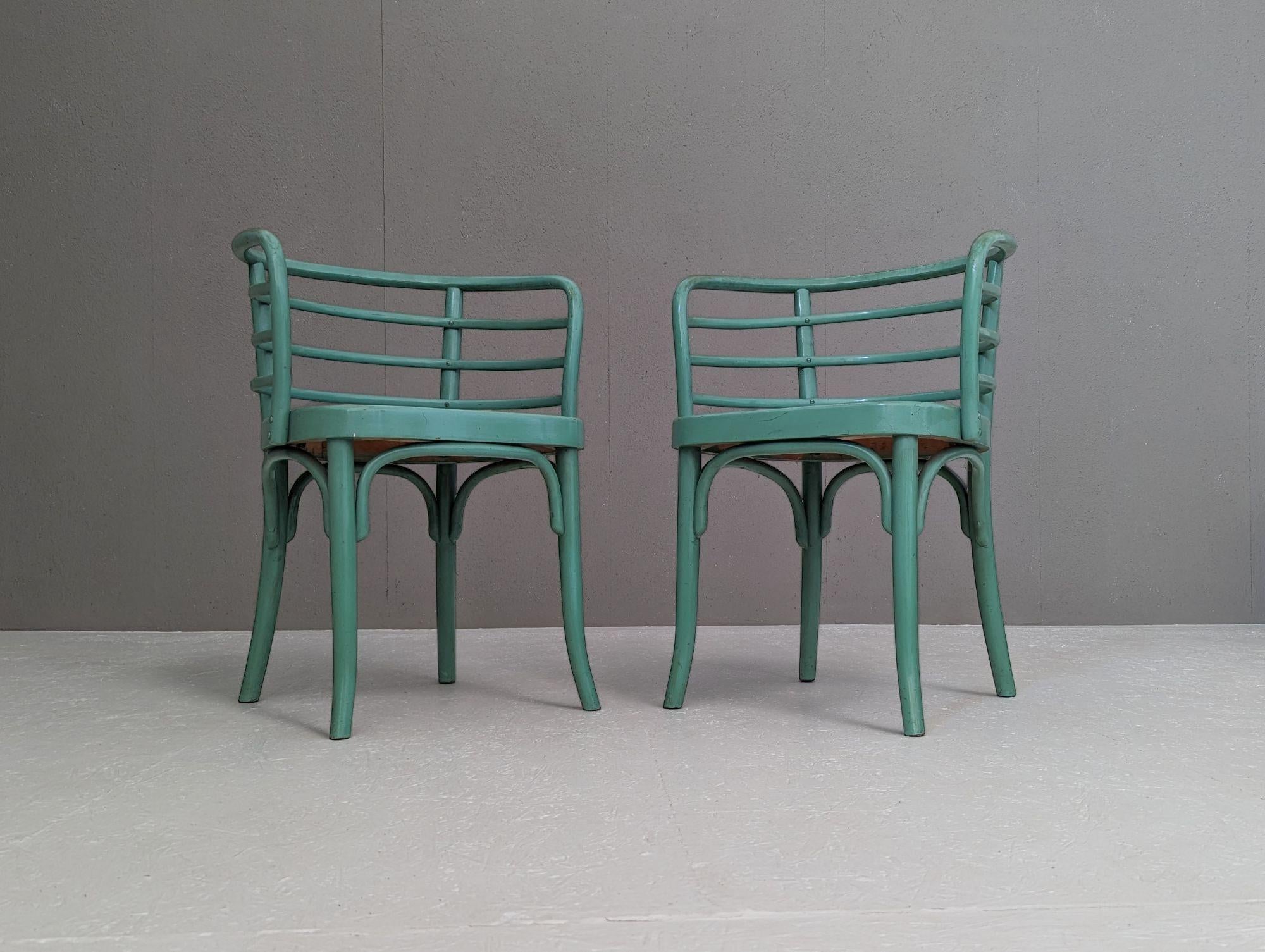 Ensemble viennois moderne Thonet B 246 chaises et table T 142 de Josef Frank, années 1930 Bon état - En vente à PRAHA 5, CZ