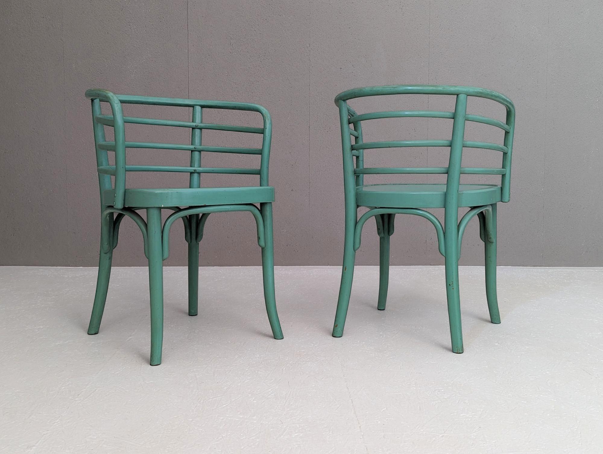 Milieu du XXe siècle Ensemble viennois moderne Thonet B 246 chaises et table T 142 de Josef Frank, années 1930 en vente
