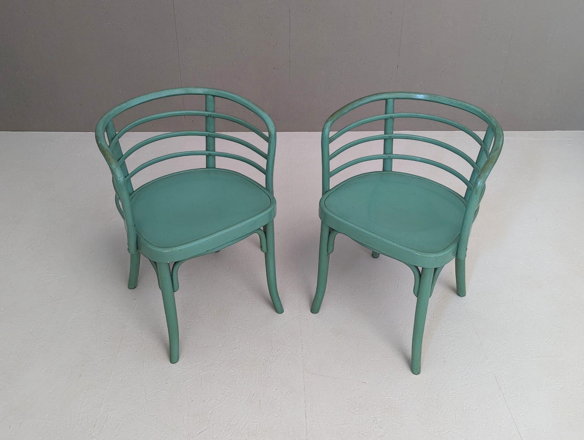 Canne Ensemble viennois moderne Thonet B 246 chaises et table T 142 de Josef Frank, années 1930 en vente