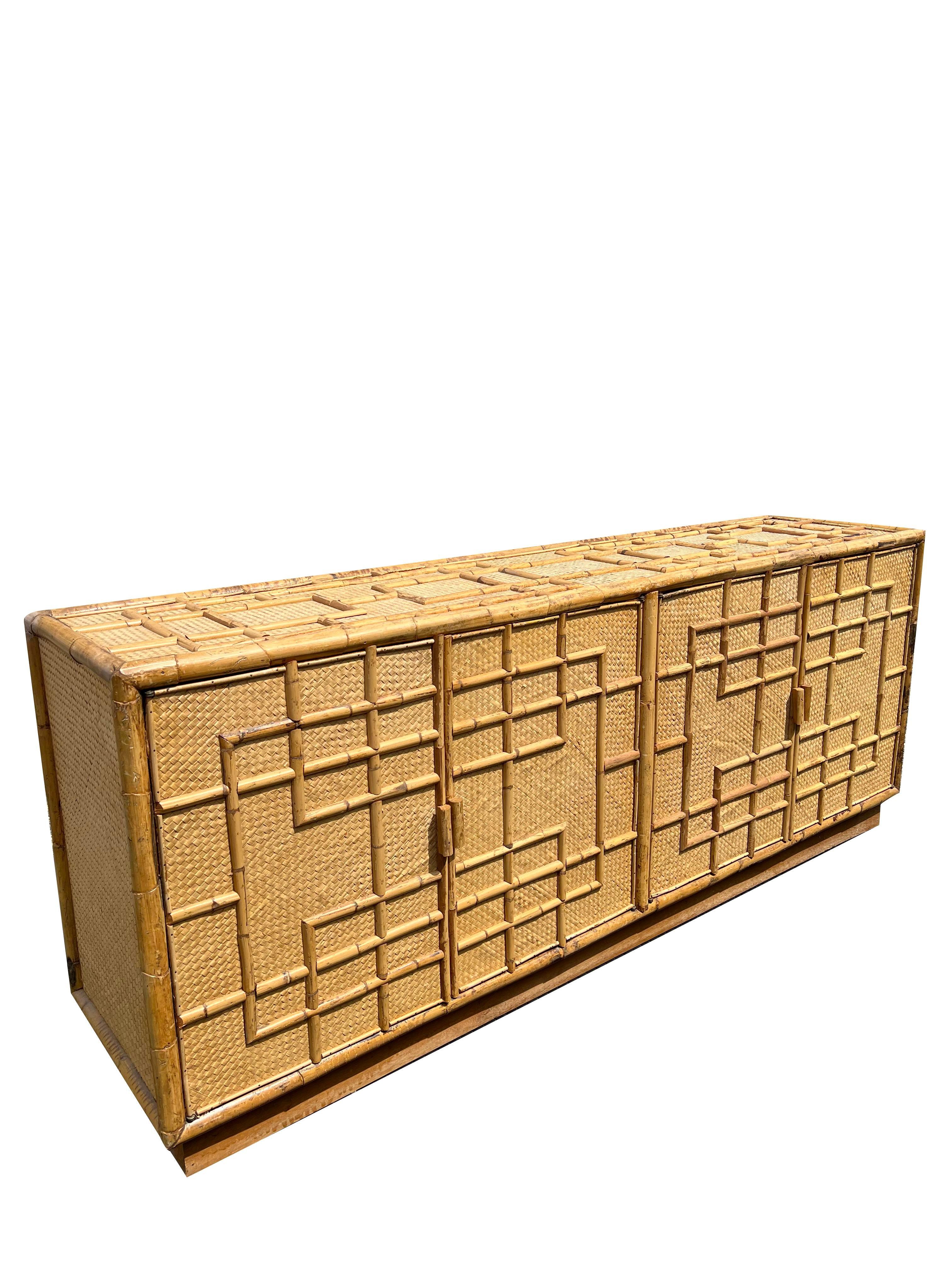 Credenza moderna vintage in rattan di bambù Nature Stile costiero Boho Chic in vendita 5