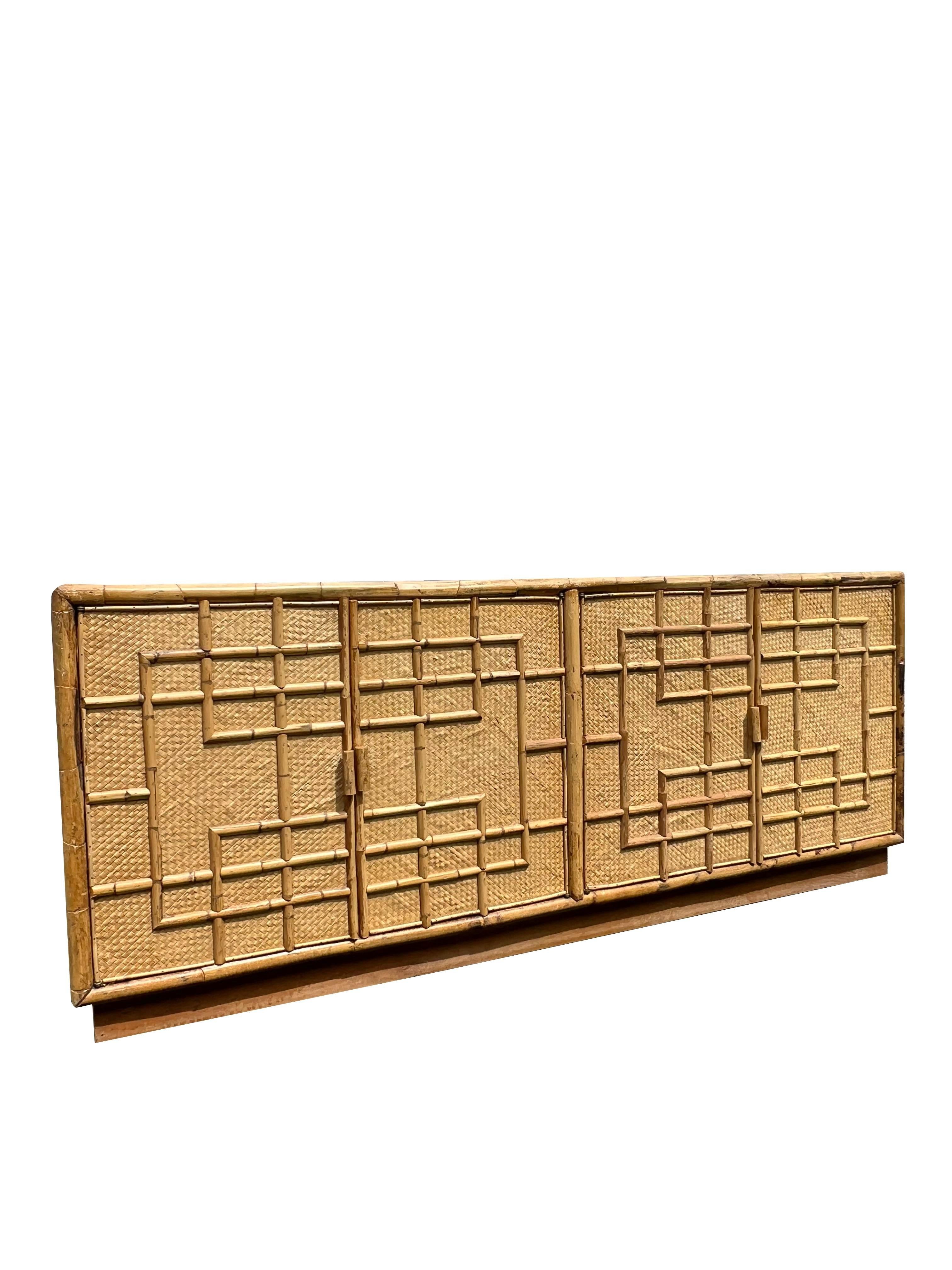 Americano Credenza moderna vintage in rattan di bambù Nature Stile costiero Boho Chic in vendita