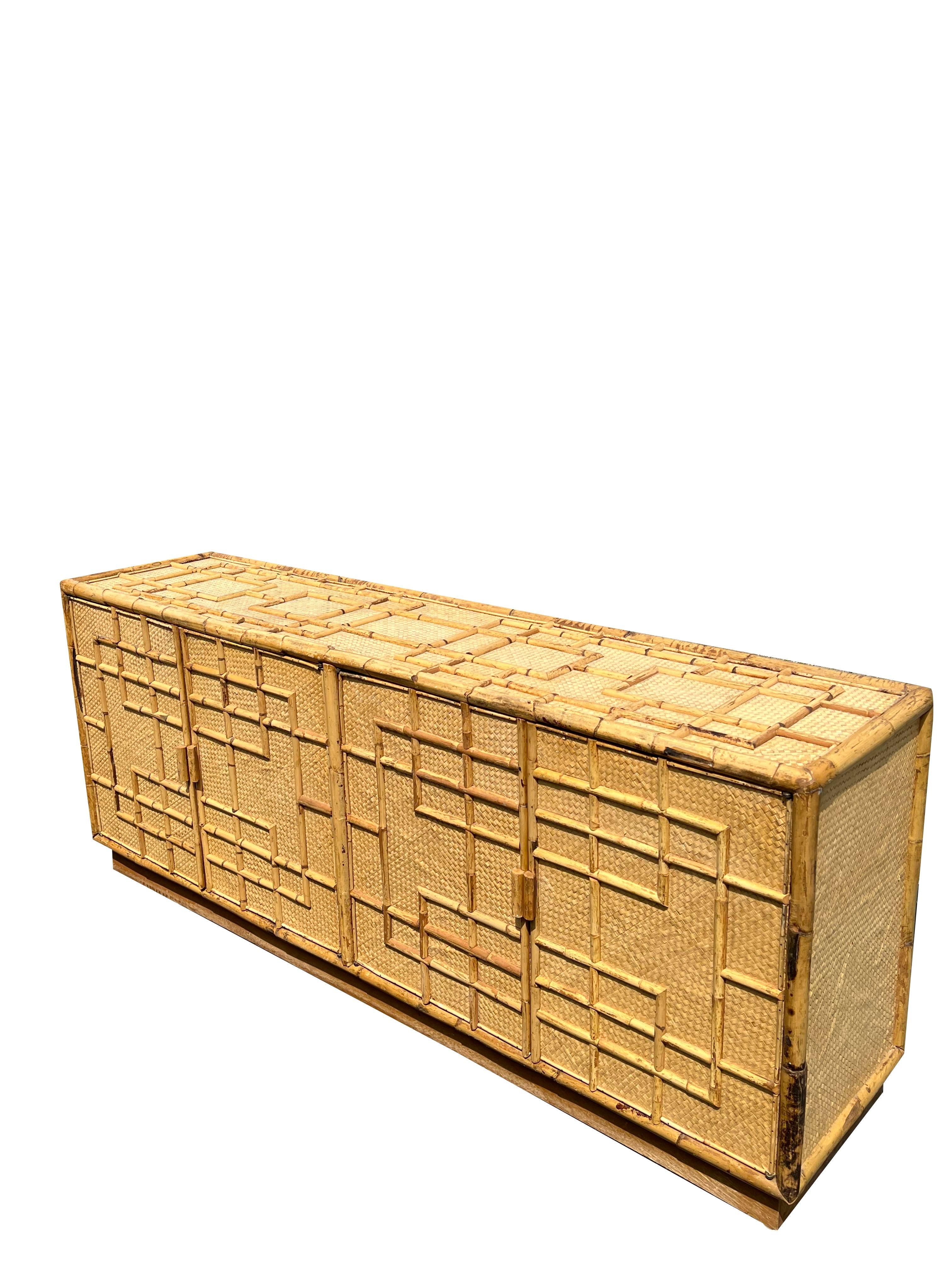 Rattan Credenza moderna vintage in rattan di bambù Nature Stile costiero Boho Chic in vendita