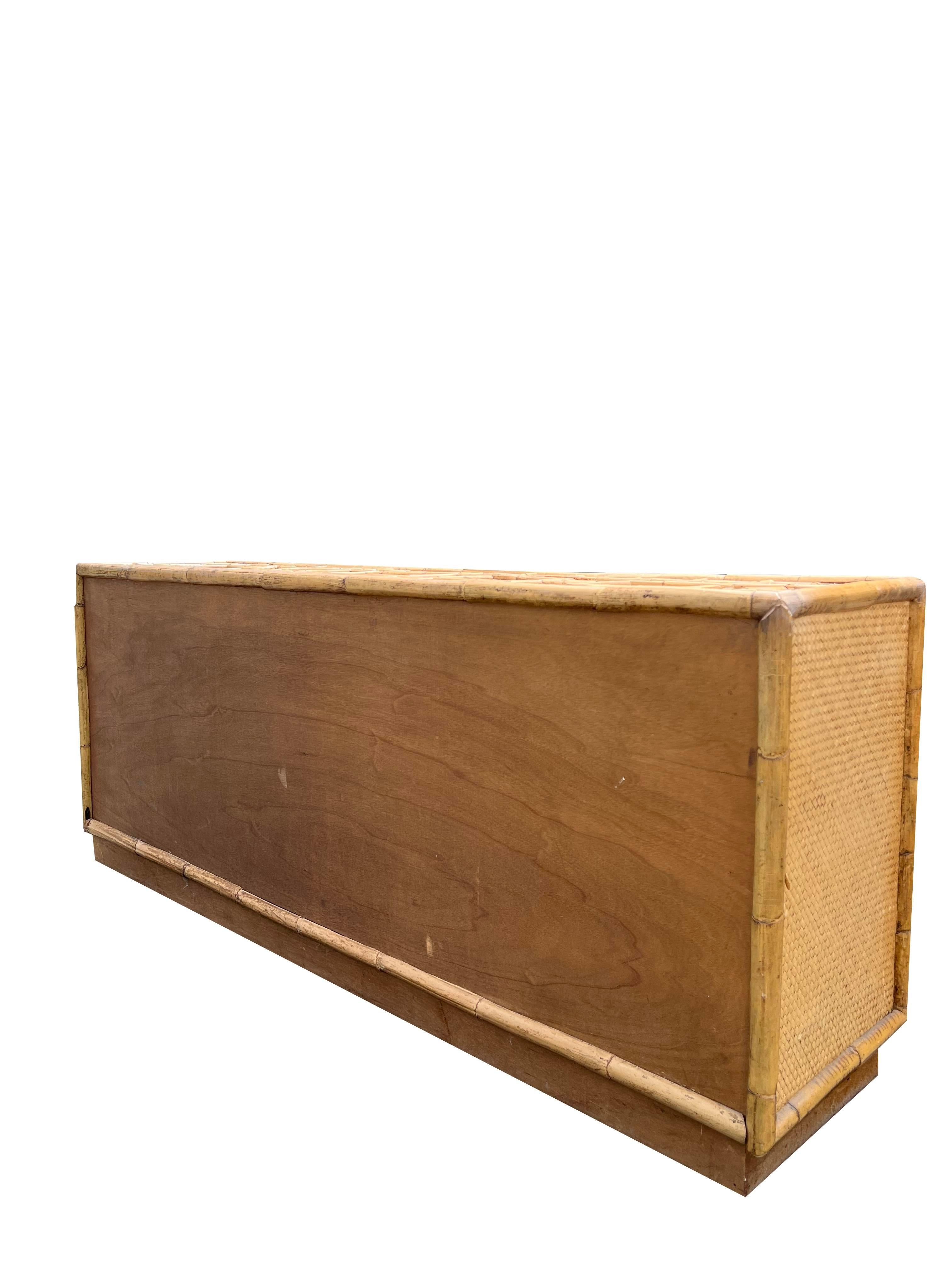 Credenza moderna vintage in rattan di bambù Nature Stile costiero Boho Chic in vendita 2