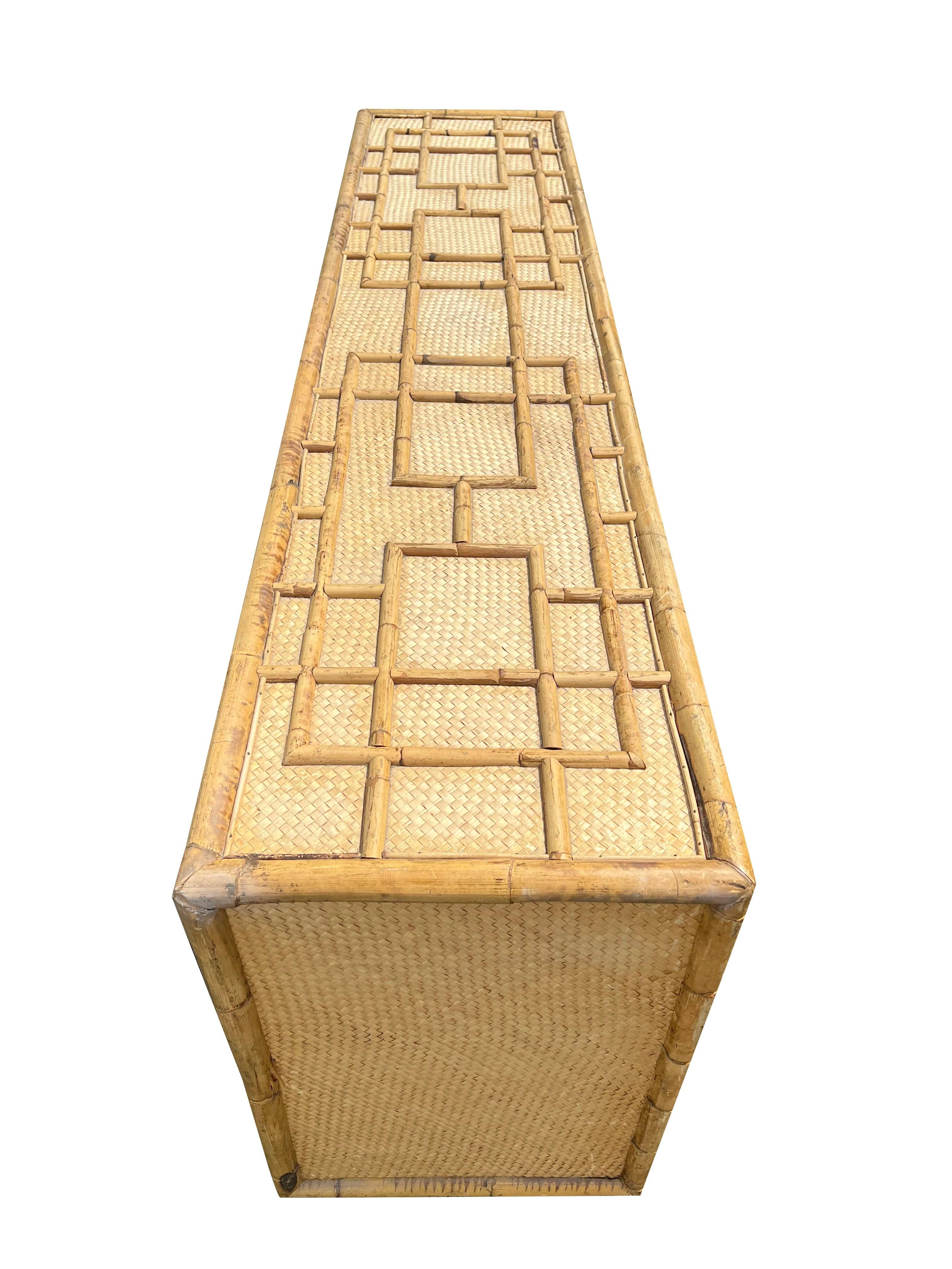Credenza moderna vintage in rattan di bambù Nature Stile costiero Boho Chic in vendita 3