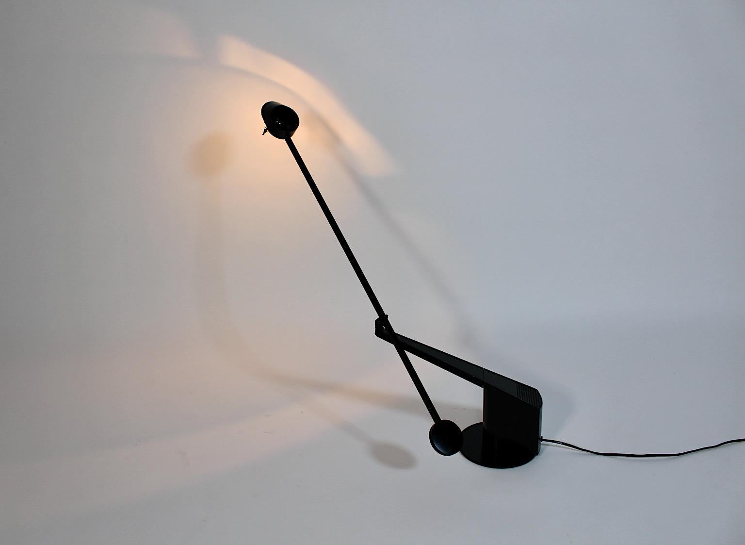 Moderno Lampada da tavolo moderna vintage nera Rodolfo Bonetto anni '80 Italia in vendita
