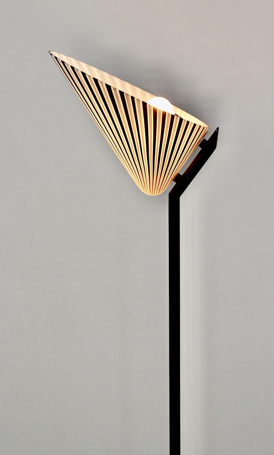 Modern Vintage Black White Glass Metal Floor Lamp Uplighter Italy, 1980s For Sale 5