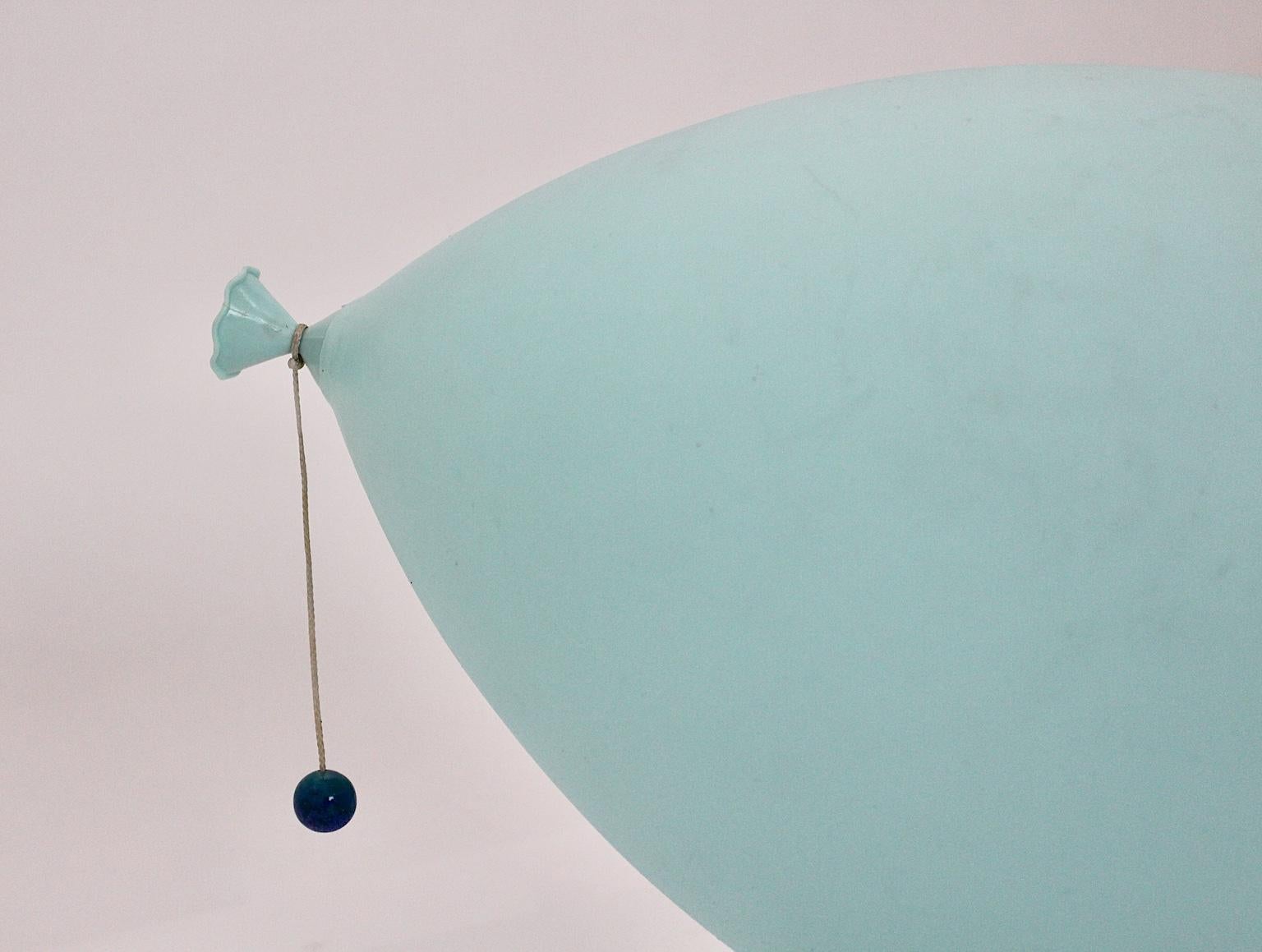 Moderner blauer Vintage Ballon Einbau-Wandleuchter Yves Christin Bilumen, Italien 1980er Jahre (Italienisch) im Angebot