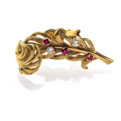 Modern Vintage Boucheron Paris Clip On Diamond Ruby 18 Karat Gold Feathers